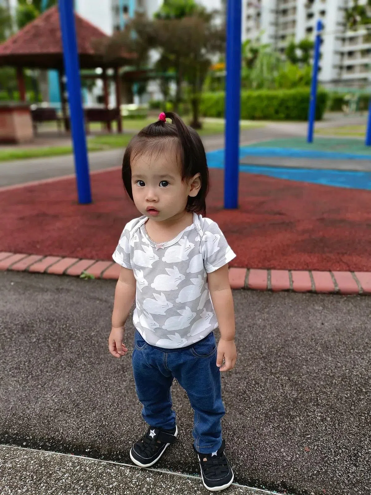 Vivo V25 Pro人像模式可调整背景的虚化程度。（黄少伟摄）