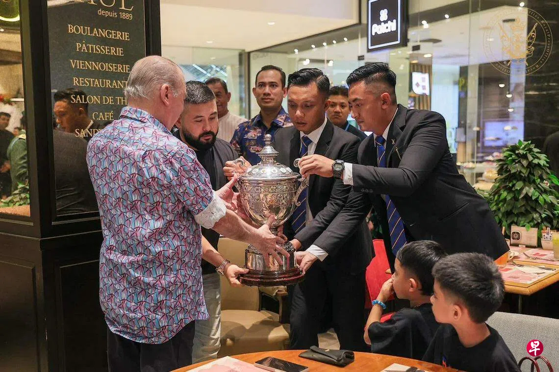 柔佛足球队蝉联马国杯冠军12月17日放假一天| 联合早报