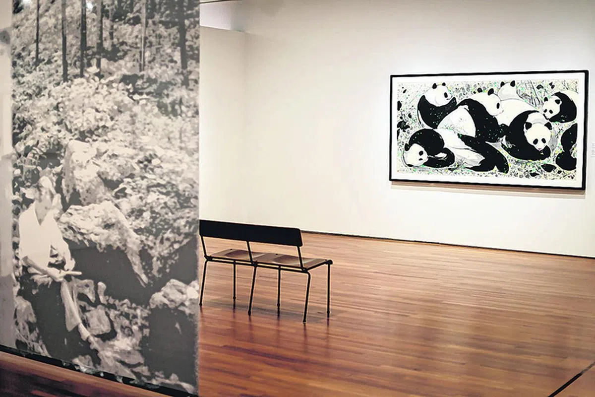 吴冠中“游于艺”展览中，水墨画《大熊猫》第一次展出。