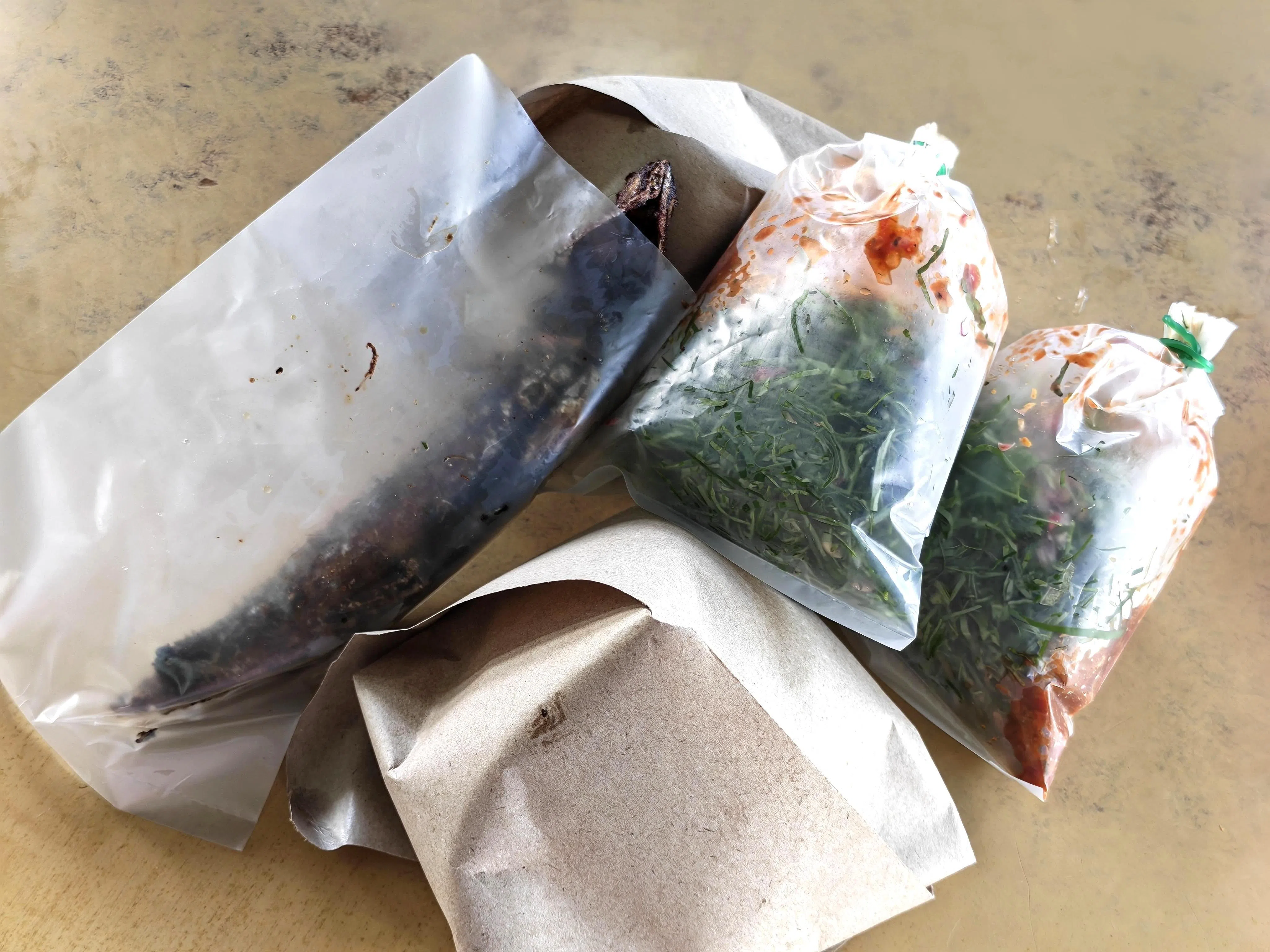 这么传统实在的打包方式，你是否也回味？（陈爱薇摄）
