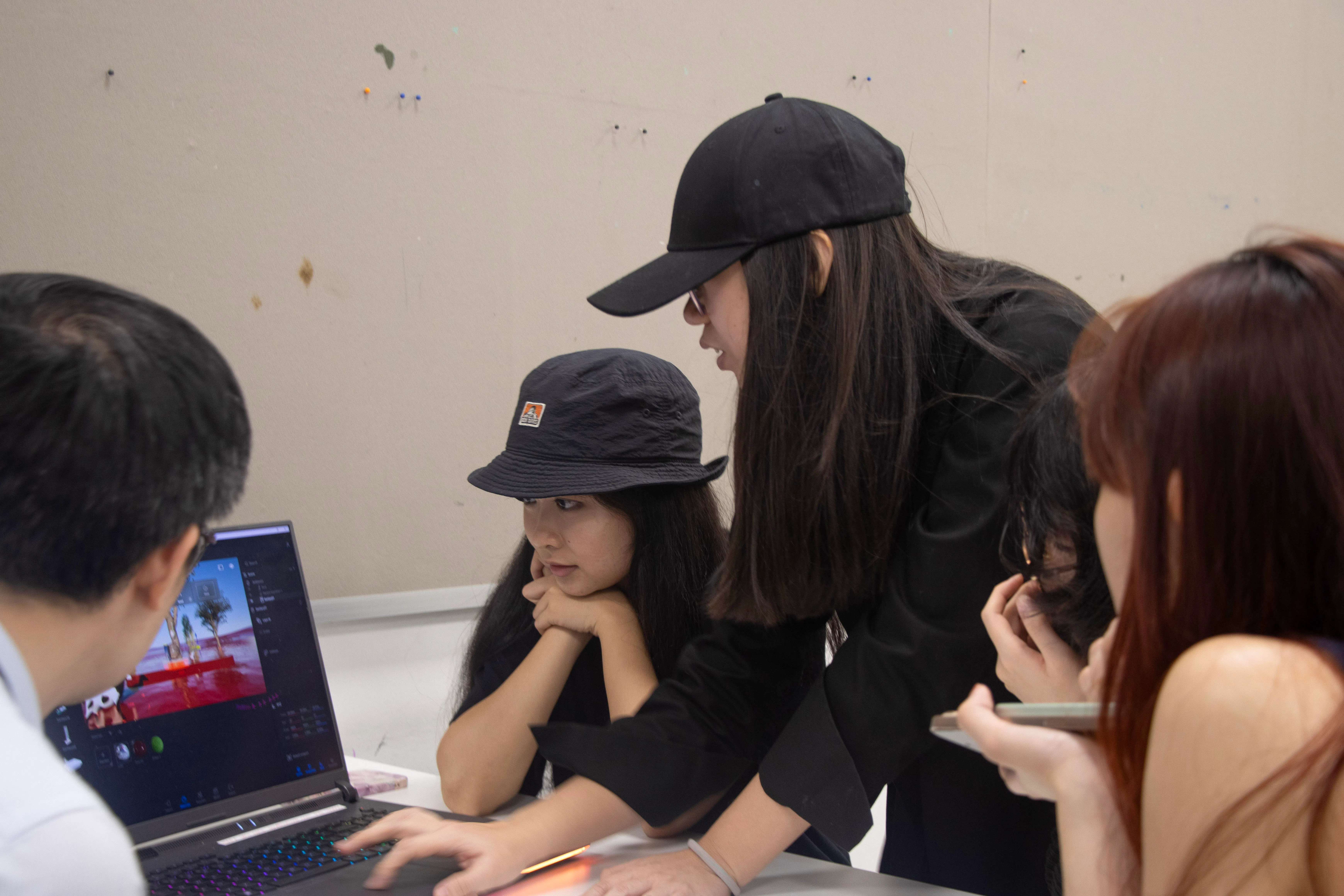 许凯婷今年2月在南洋艺术学院举办的3D扫描工作坊分享经验。（南洋艺术学院提供）