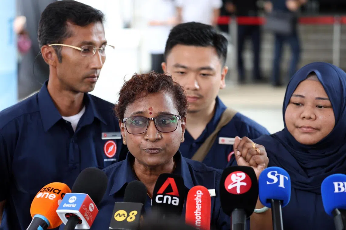 红点同心党在最后一分钟调遣卡拉（Kala Manickam，57岁，发言者），代替胡佳颖（Emily Woo，59岁）出征裕廊中区。（邝启聪摄）