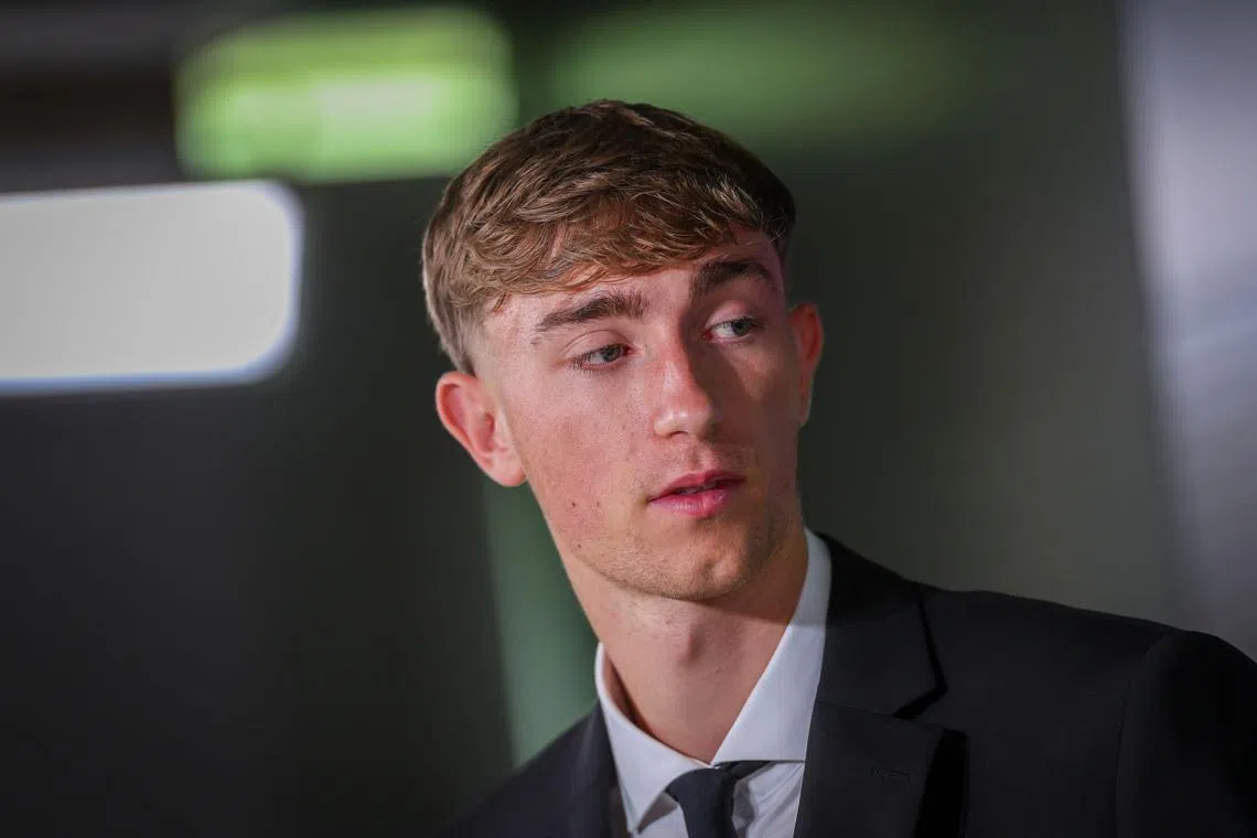 赫伊森转会后星期二（6月10日）亮相皇家马德里推介会现场。（法新社）