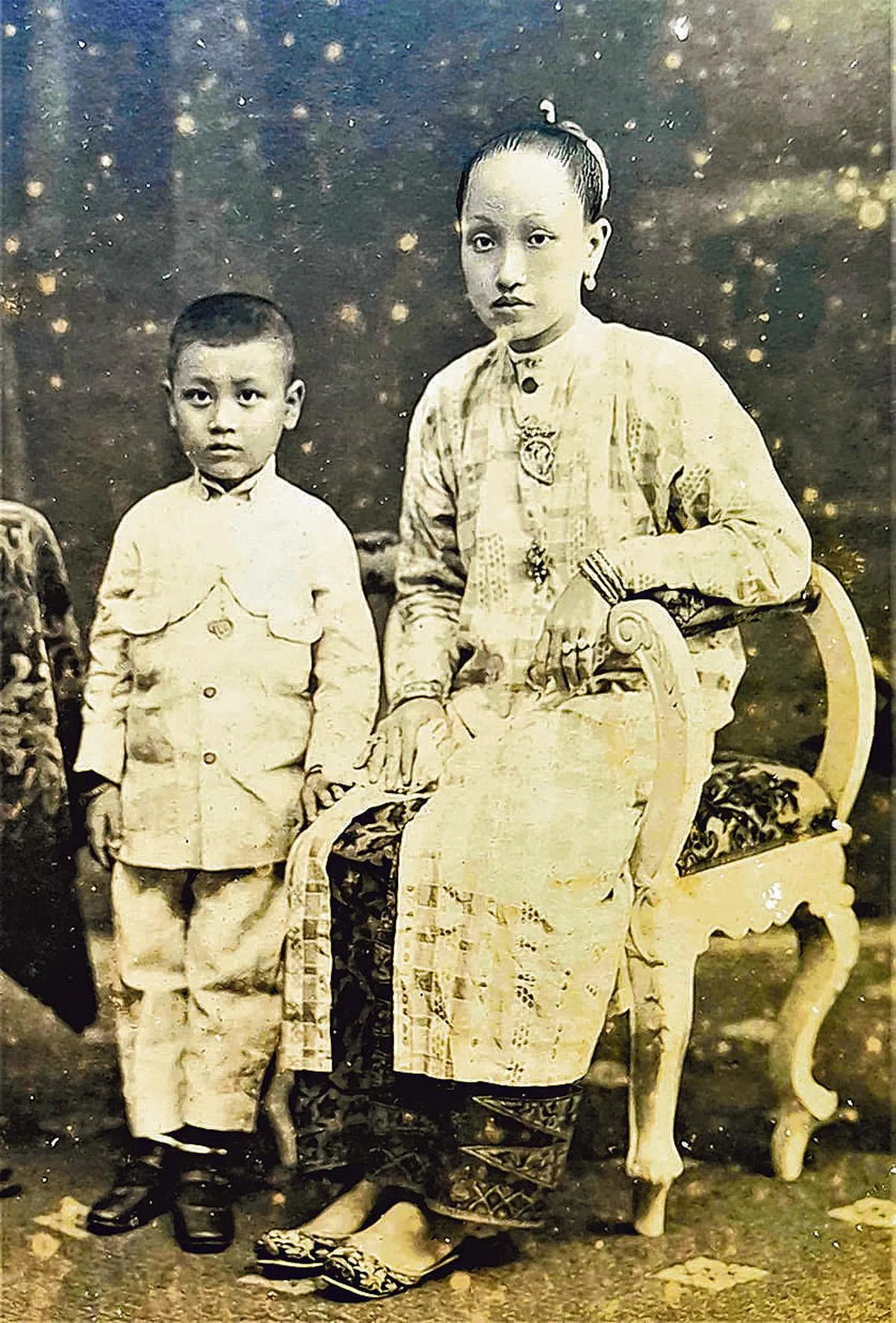 本地娘惹服饰。