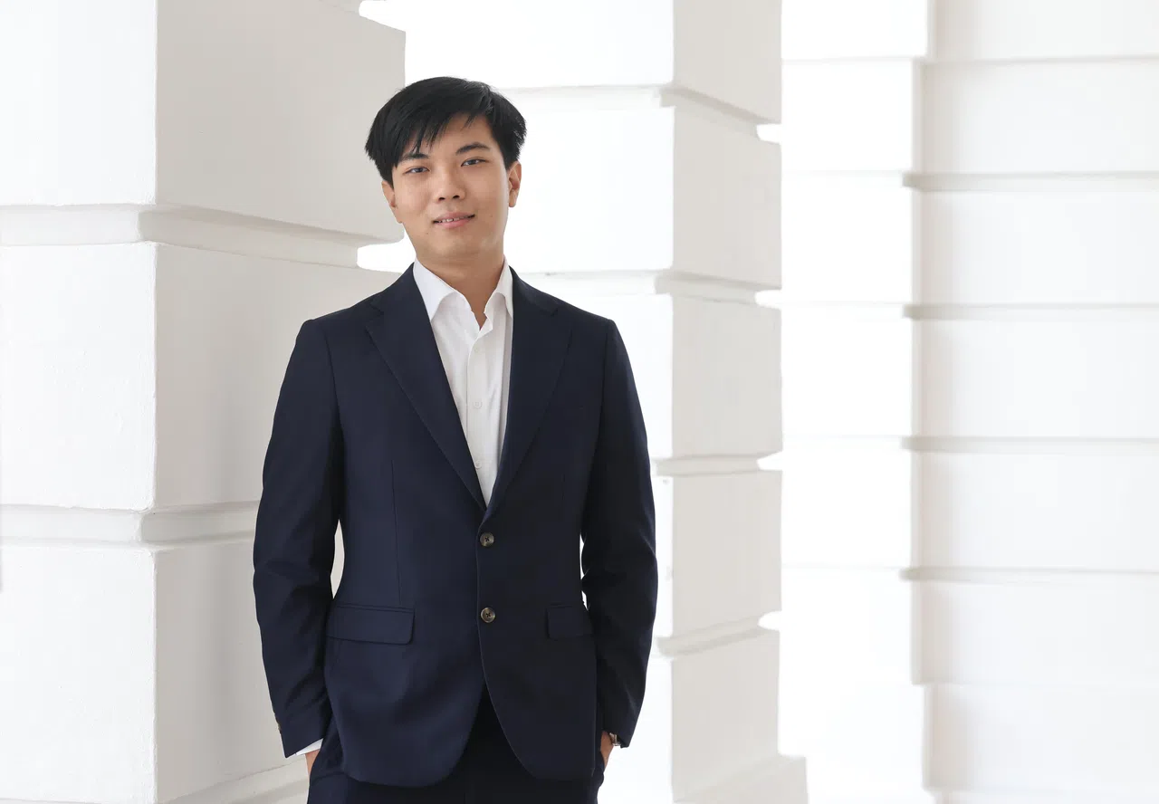 黄鲁翔从小对绘画感兴趣，他希望毕业后能够为本地的艺术圈贡献力量，注入更多活力。（唐家鸿摄）