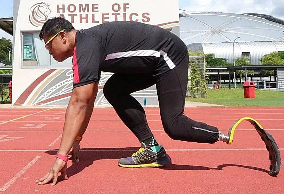 Shariff多年前获一名善心人士捐赠刀锋义肢。（受访者提供）