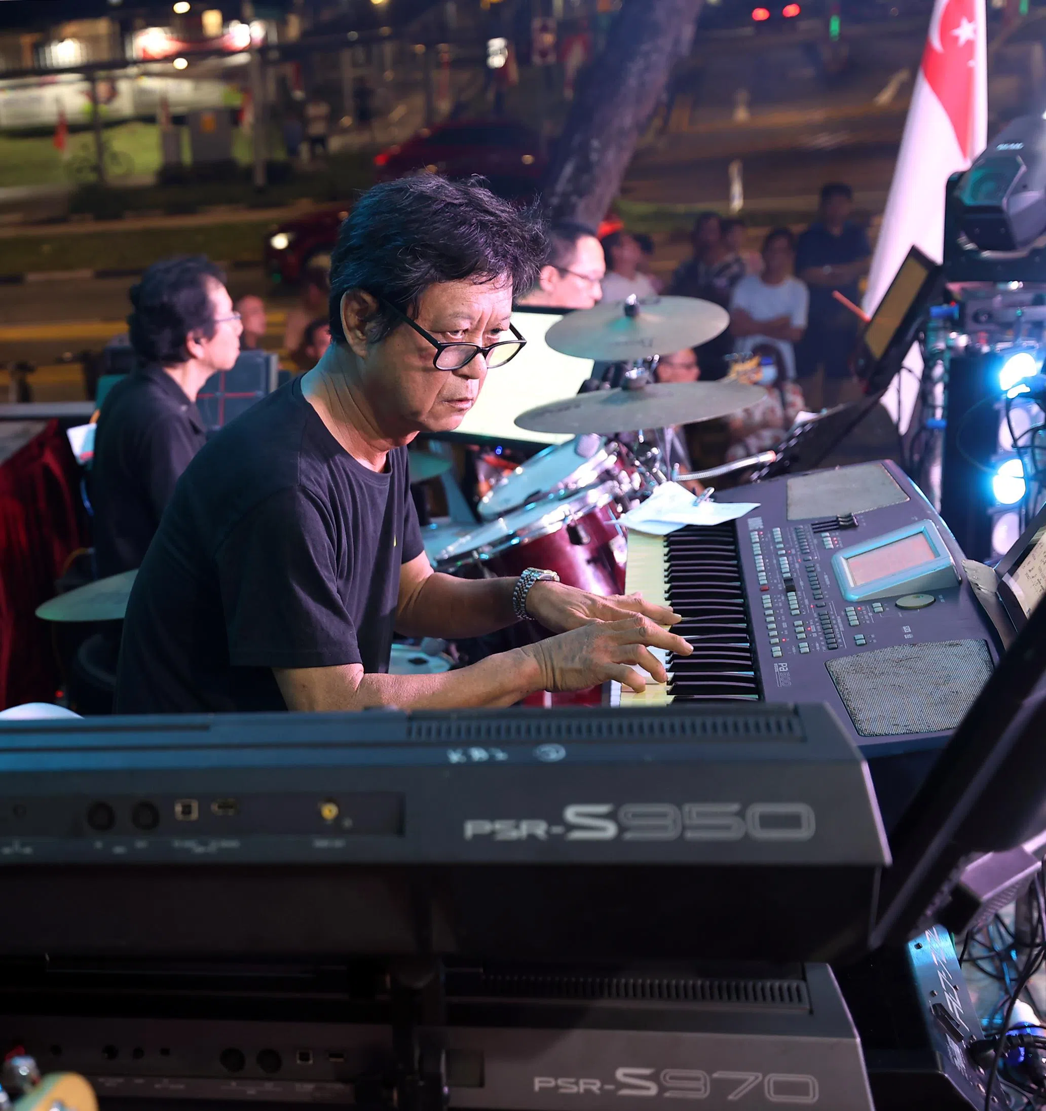 林丰利是白狗骨乐队的键盘手兼领队。（萧紫薇摄）