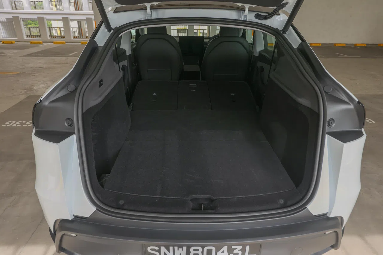 后排座椅椅背折叠后，容积可增至2022公升，提供更多载物空间。（陈心媛摄）