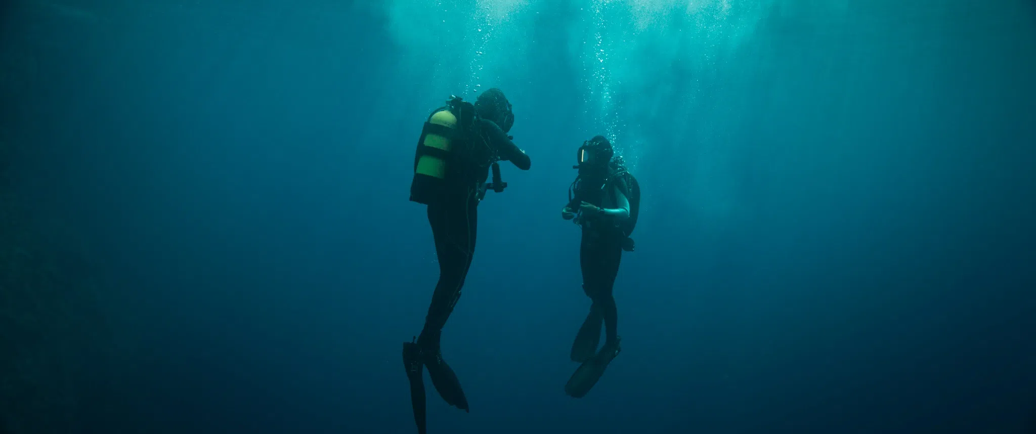 《深海极限》靠两名女演员演技吃糊，制造深海窒息危机感。（邵氏提供）