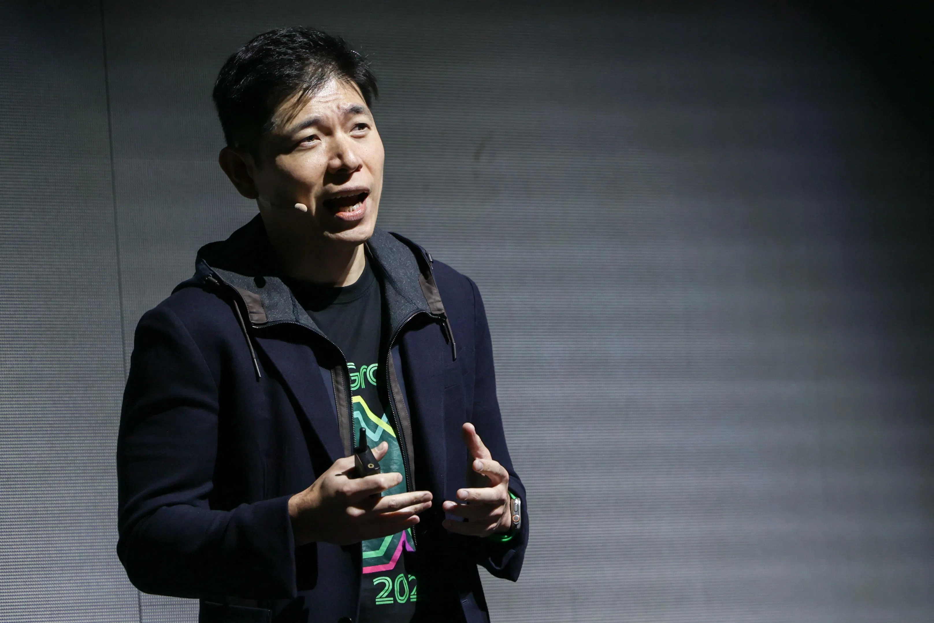 Grab总裁陈炳耀宣布，公司将与两家人工智能机构OpenAI和Anthropic合作，在产品中融入人工智能技术，聚焦在人工智能模型上取得突破，让受众获益。（关俊威摄）