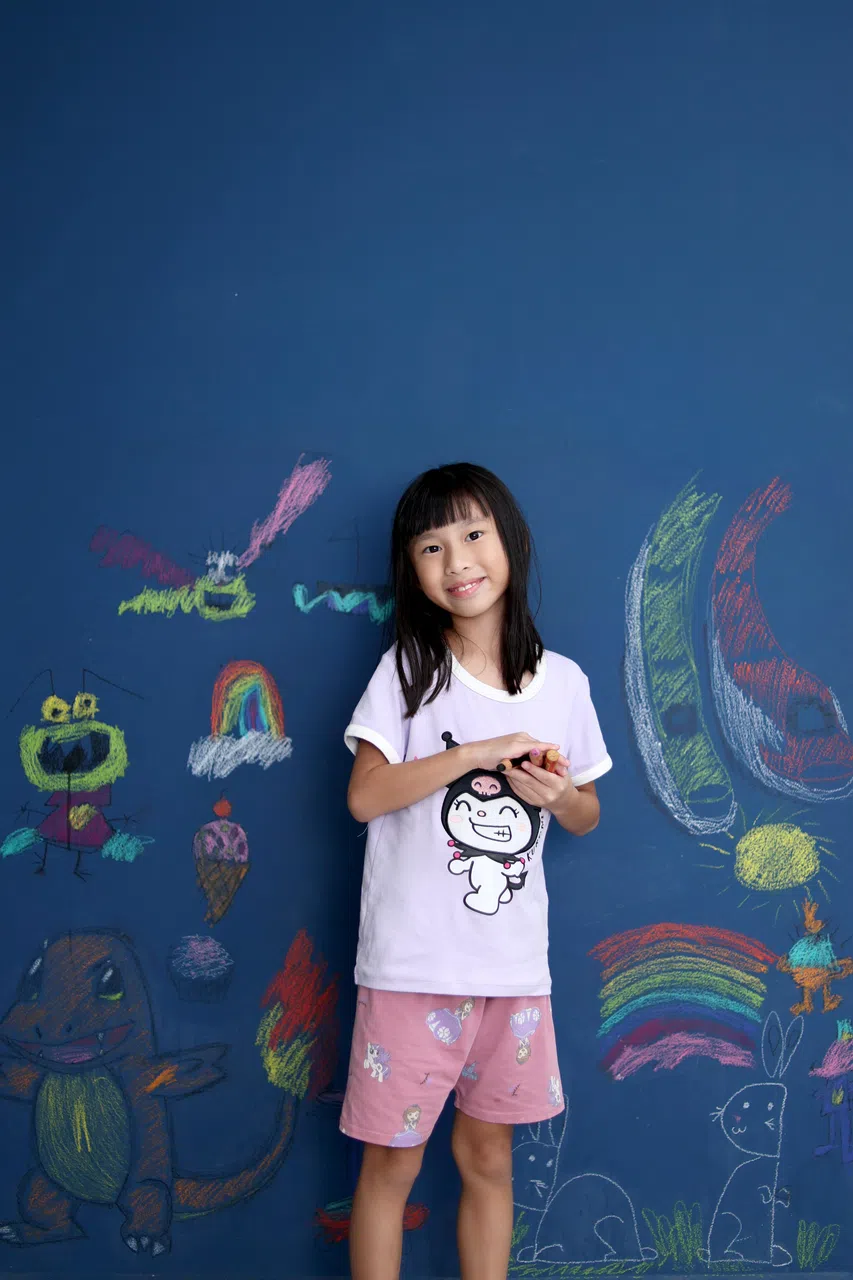 升上小二的杨卓熙，学业方面也进展得良好。（龙国雄摄）