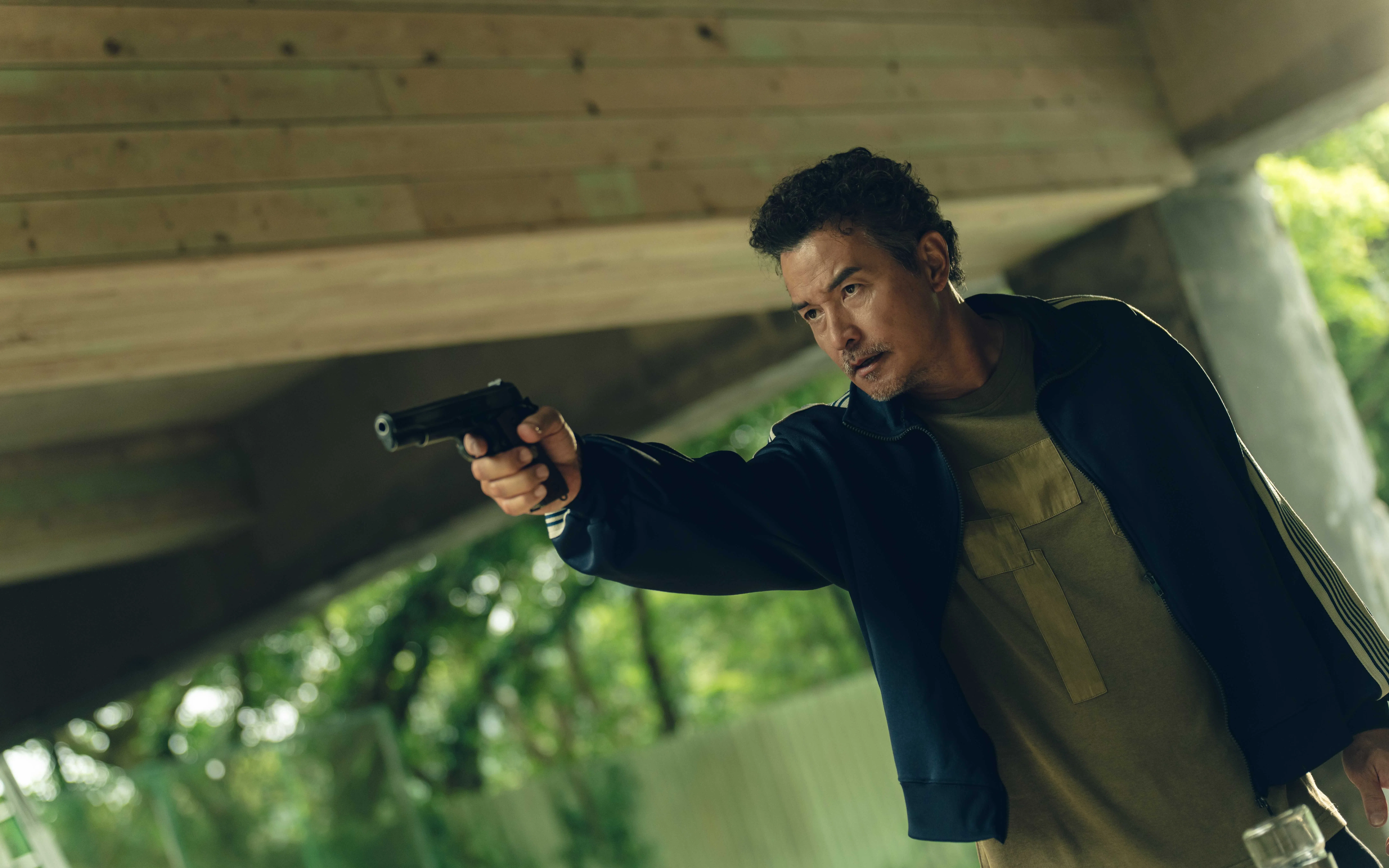 李铭顺饰演的江福生是一名神枪手。（Netflix提供）