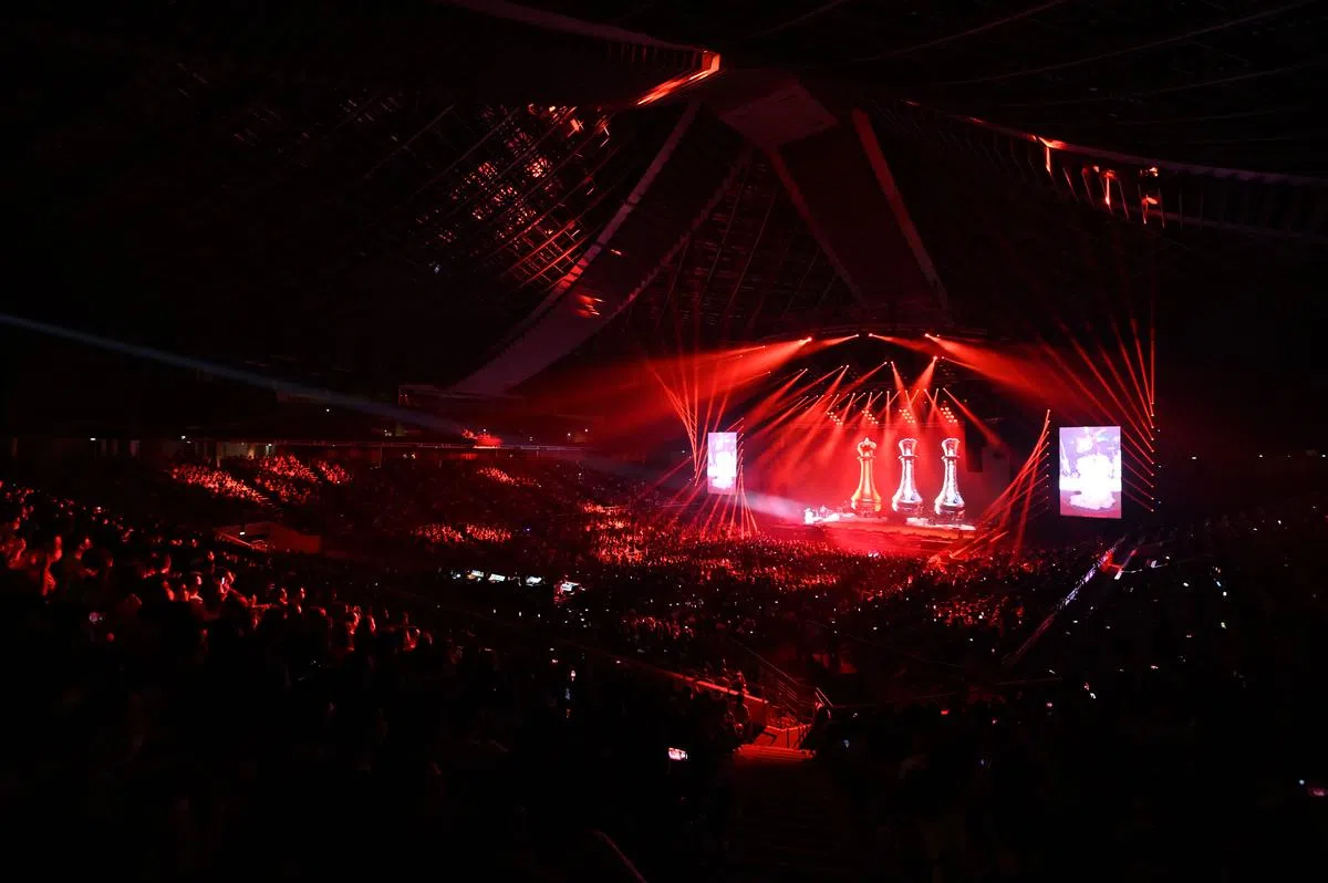 8000人的演唱会场面好久不见。（UnUsUaL娱乐／@raverlutionist提供）