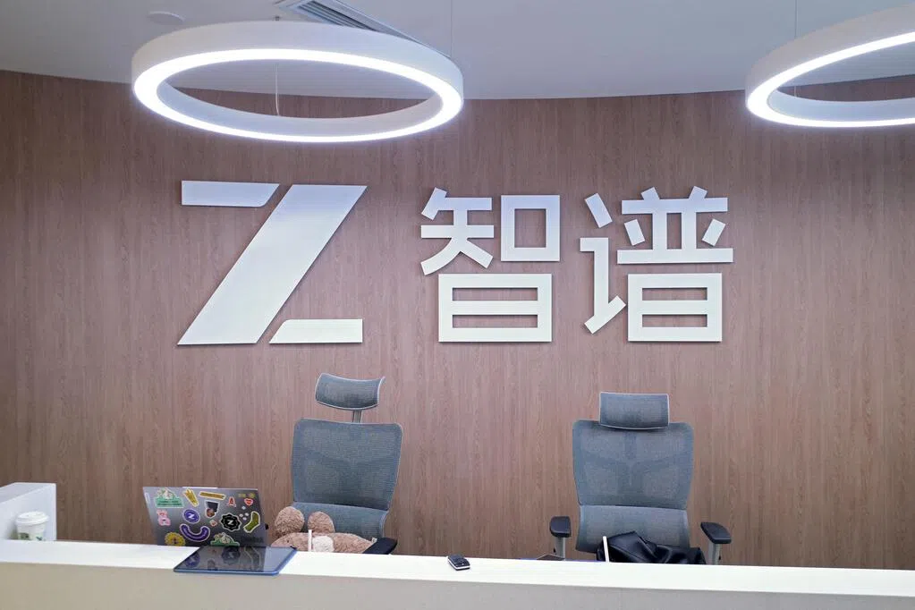 智谱发布GLM5.3 称编程能力接近Fable 5