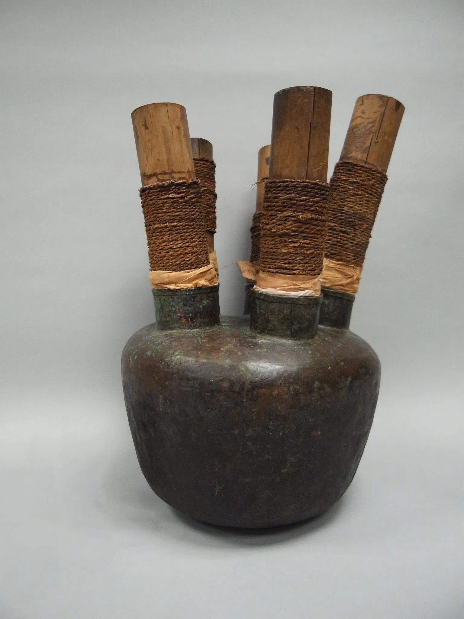 Puttukutti是一种罕见的传统炊具，以竹子制成，并用棕绳缠绕，马拉雅利人会用它来制作传统点心。（印族文化馆提供）