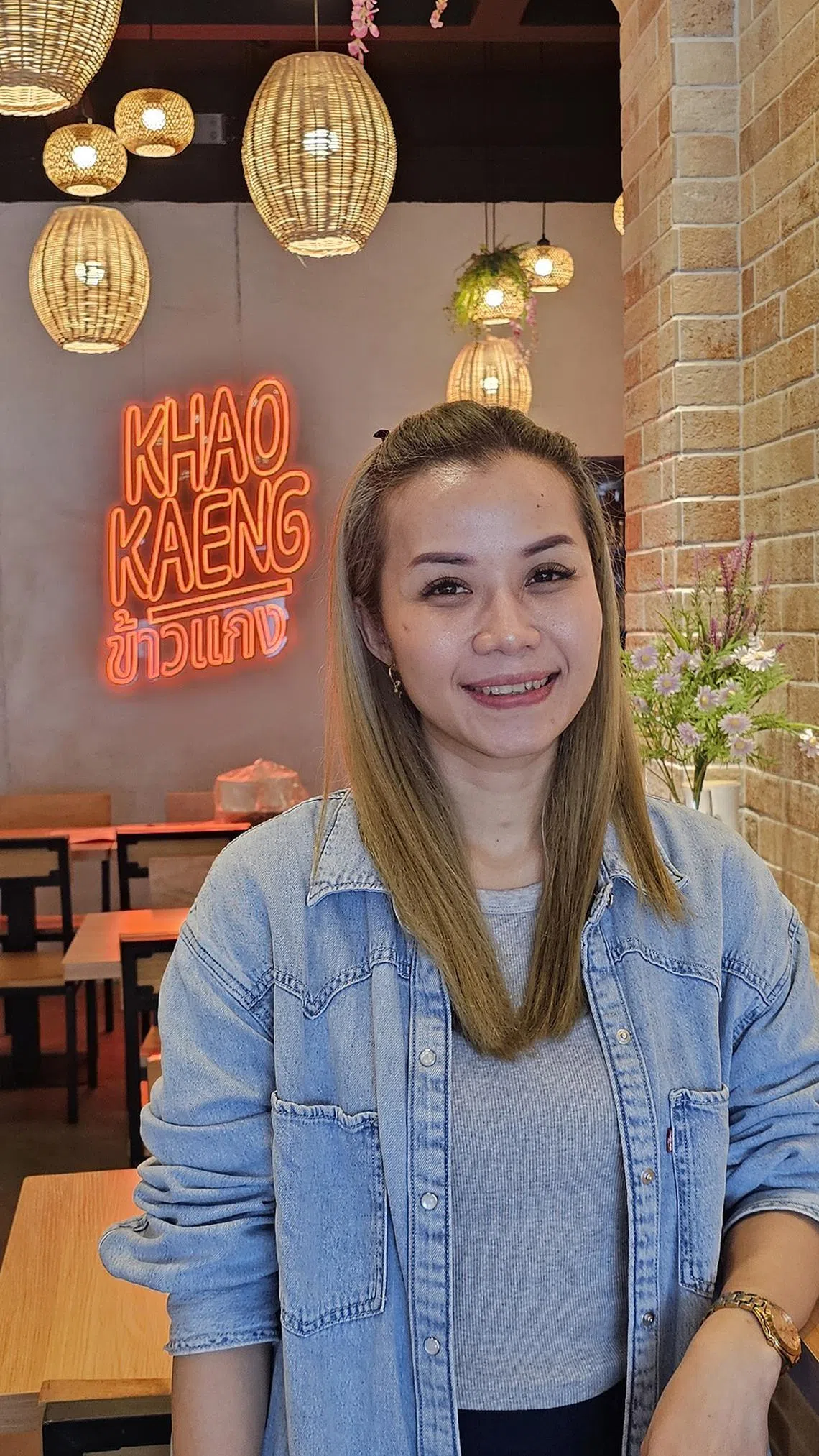 为了呈现家乡泰国东北部依善区的美味，Jaetiya Buphasiri于麦波申开设餐馆Khao Kaeng。（黄亿敏摄）