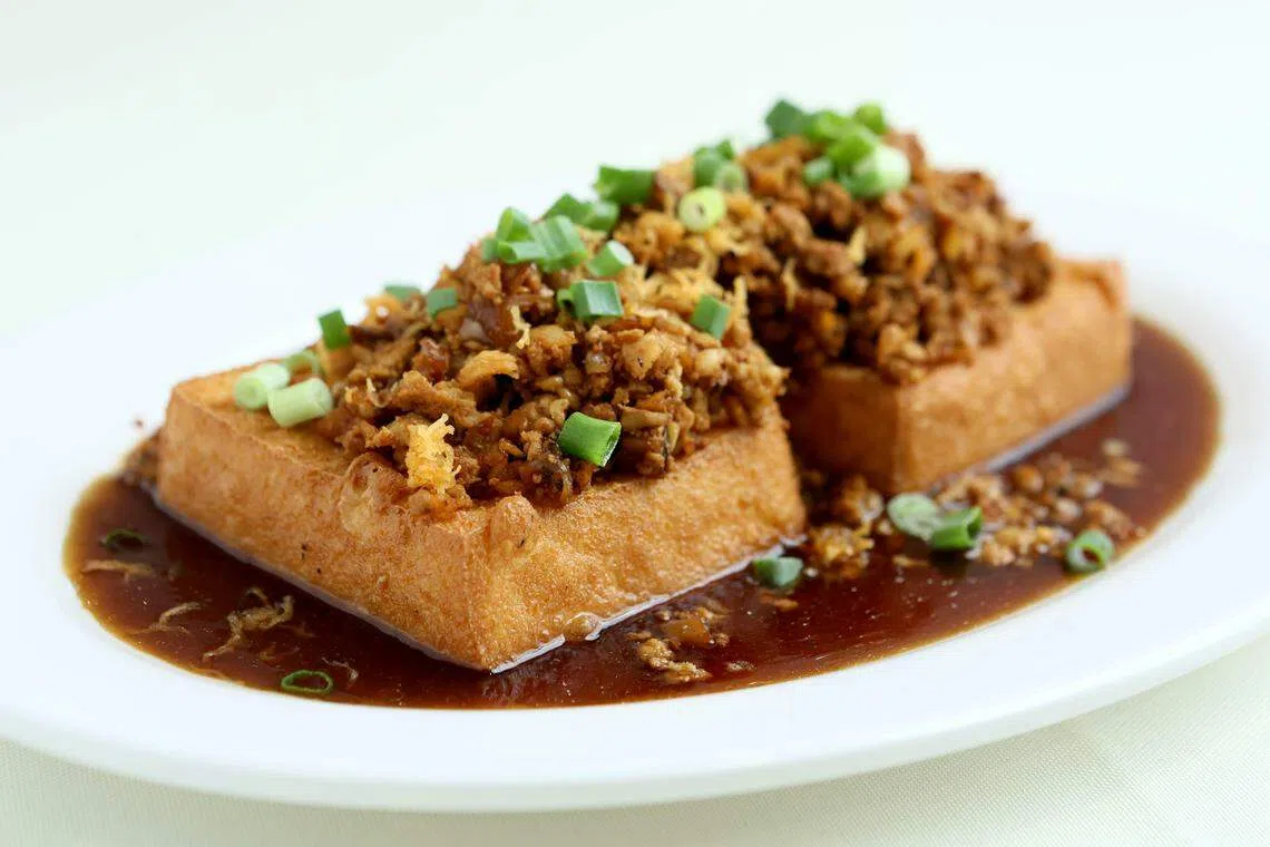 桂林豆腐用黄豆和鸡蛋手工制作。（龙国雄摄）