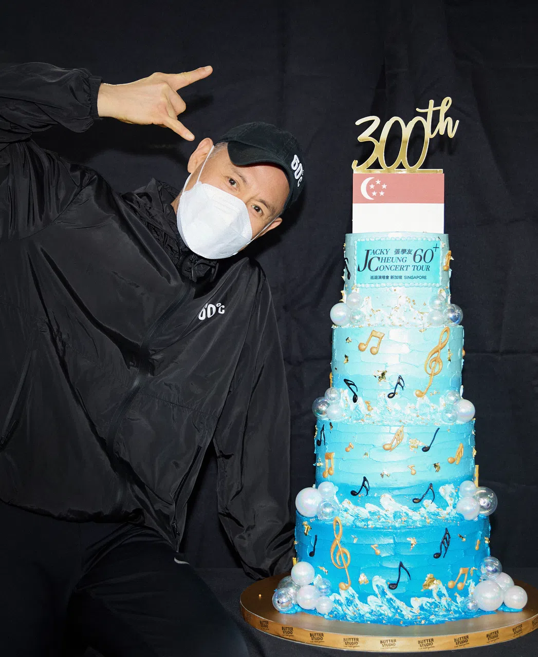 张学友在22日的演出庆祝第300场“60+巡演”。（JDS娱乐提供）