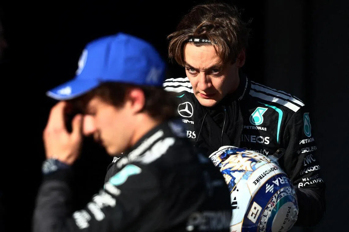 马赛地车手拉塞尔（右）目前在积分榜上领跑，以11分的优势领先队友安东内利。（路透社）