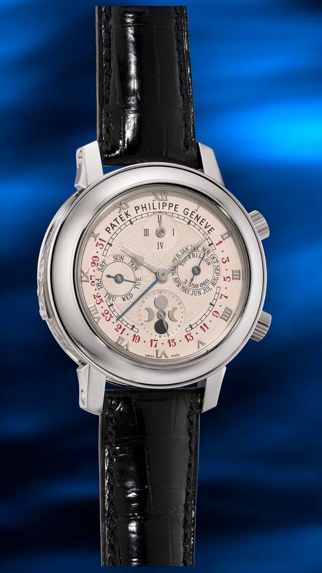 2001年问世的Sky Moon Tourbillon Ref.5002P，全球第14枚现身富艺斯香港秋拍。（富艺斯提供）