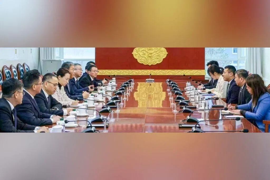 李智陞与中国教育部长会面 共商深化教育科技合作与青少年交流