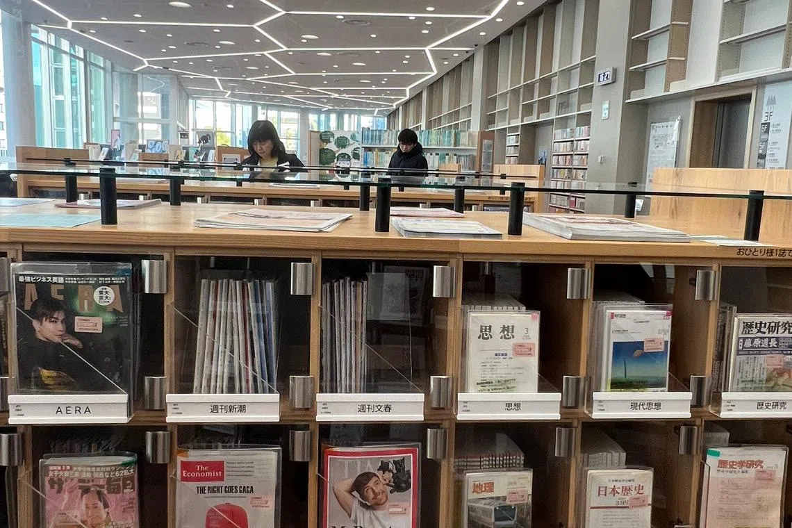 书本森林图书馆面向大众开放，藏书涵盖文学、生活、科技、管理等几乎所有类别。（叶孝忠摄）