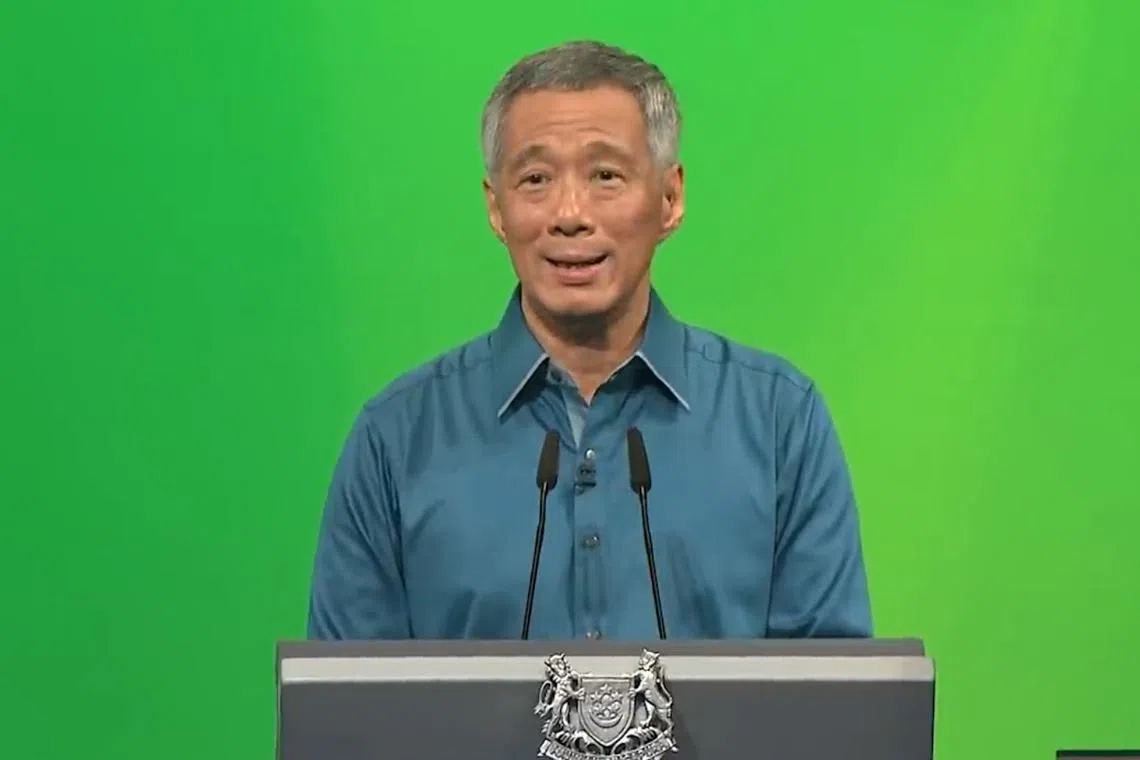 李总理清唱了《细水长流》。（截图自新加坡总理公署视频）