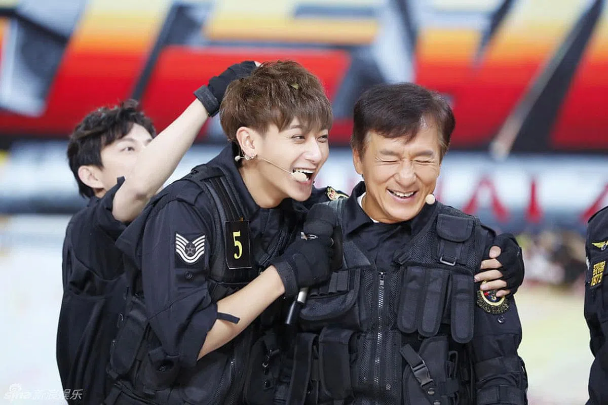 成龙认为黄子韬是个勤劳的演员。（互联网）