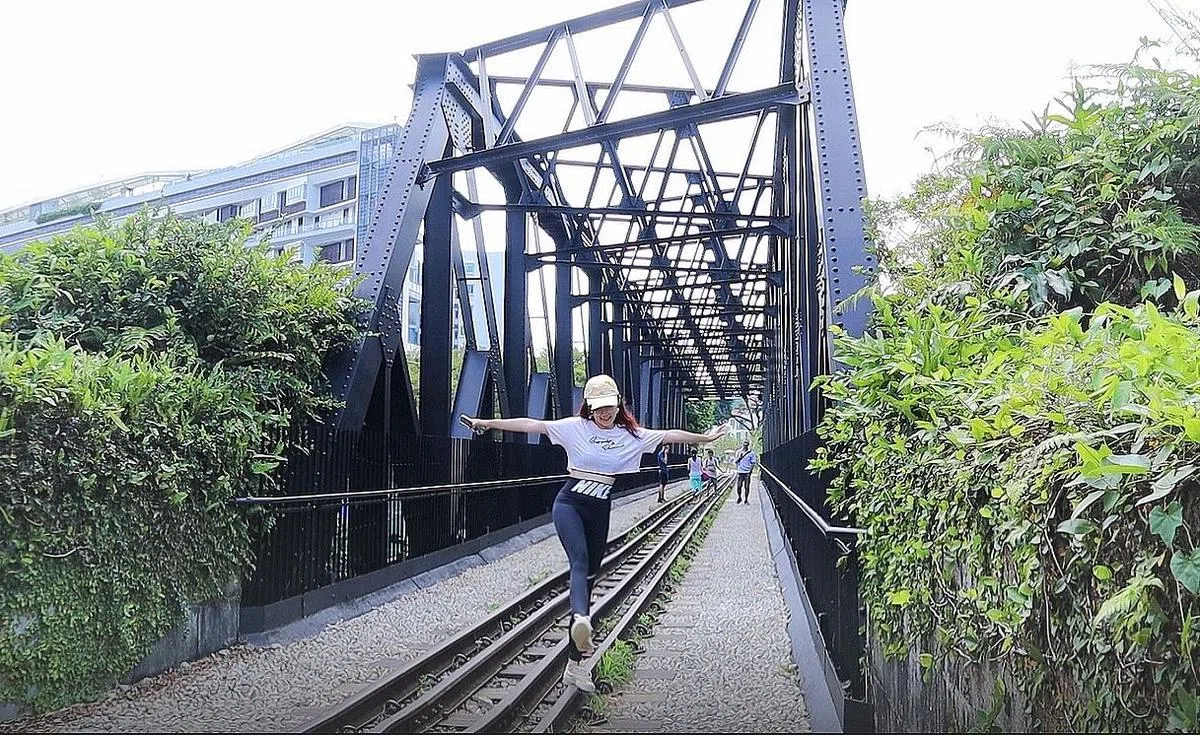 武吉知马桁架桥(Truss Bridge)现已成为本地的热门打卡胜地（王昀诗摄）。 