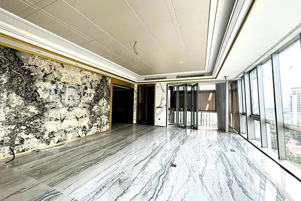30亿元洗钱案充公房地产首场拍卖会 七房地产“全军覆没”