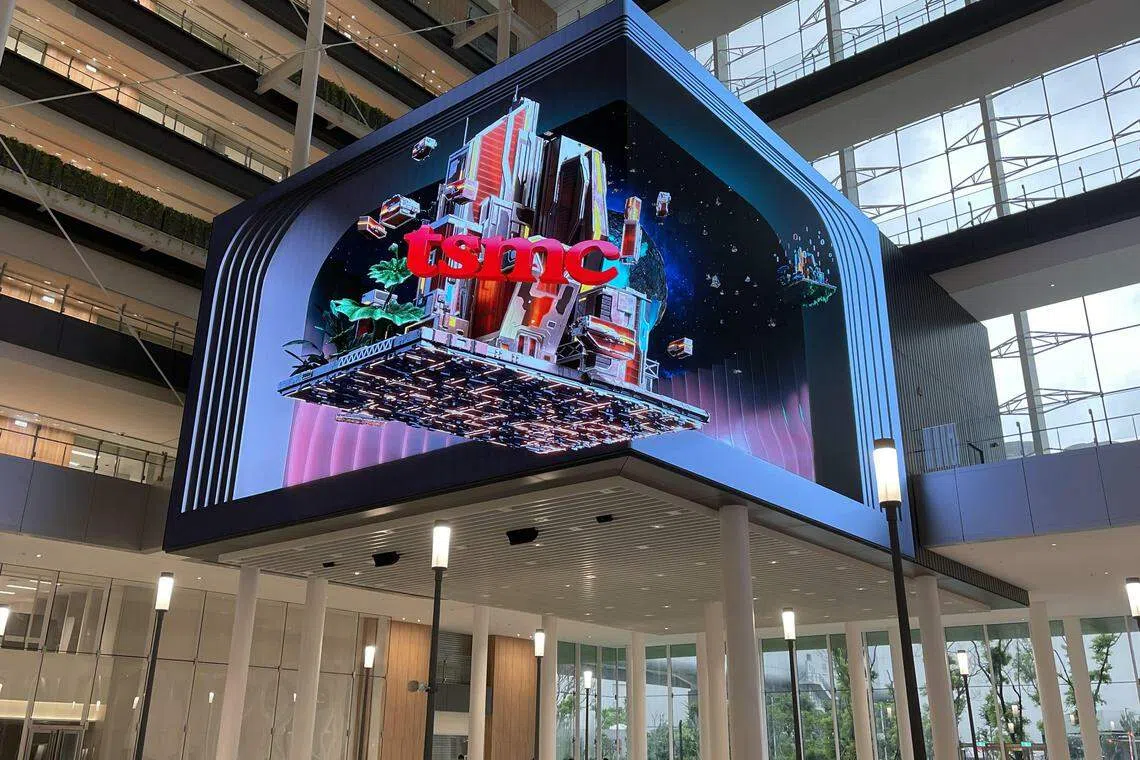 台积电全球研发中心建筑宽敞明亮，颇具科技时尚感。（庄慧良摄）