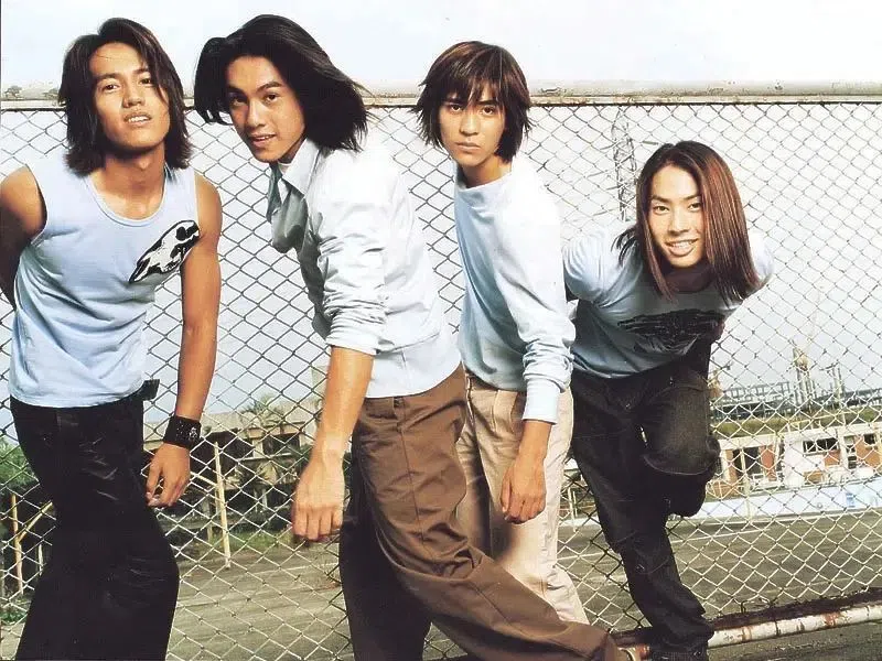 2001年《流星花园》播出后，F4爆红，也带动台湾偶像剧风潮。（互联网）