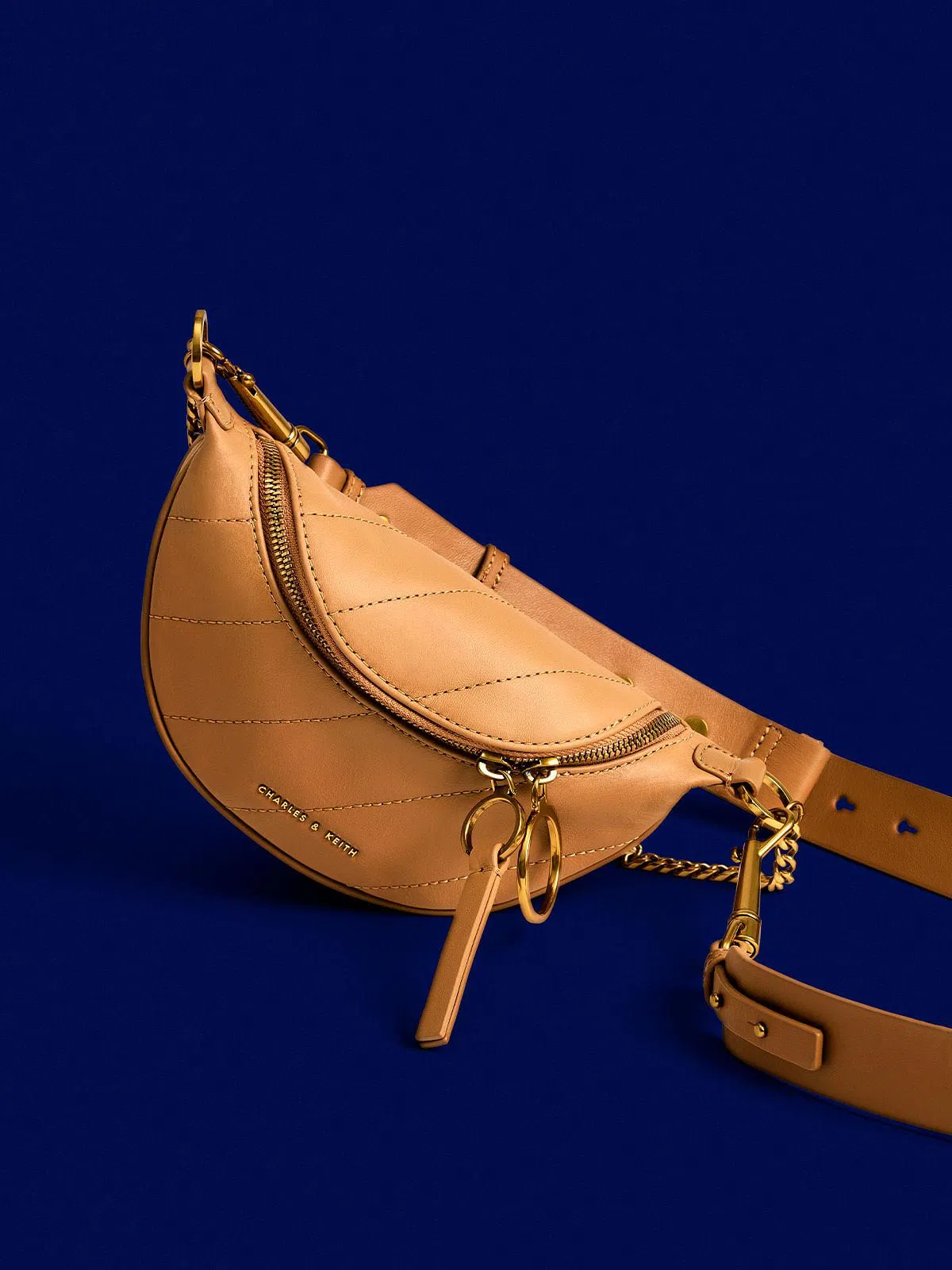 Charles & Keith与新加坡航空公司合作限量包款。(照片由各品牌提供)