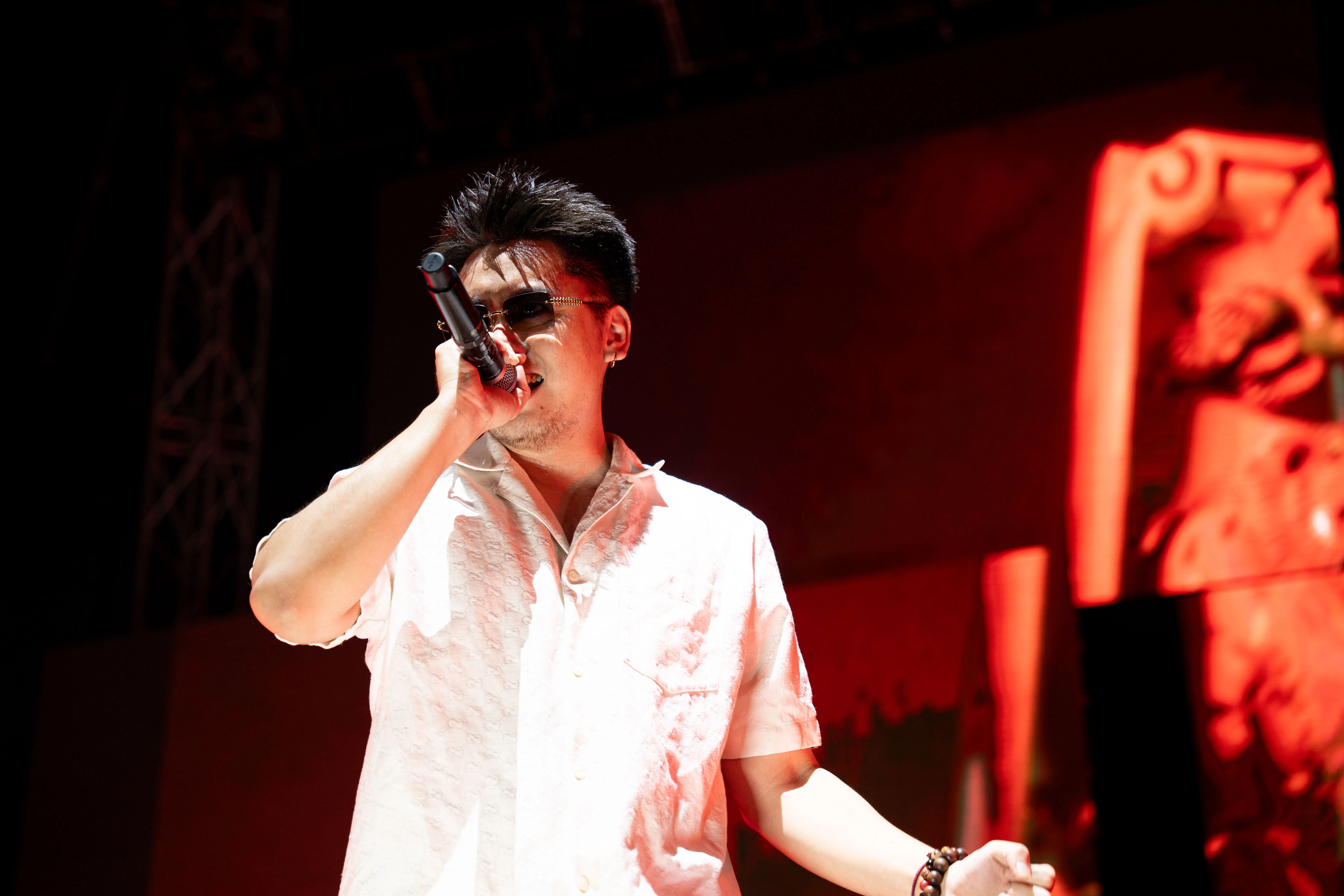 揽佬来新参与“Skechers Sundown Festival”拼盘演唱会，这是他第一次到访狮城。（主办方提供）