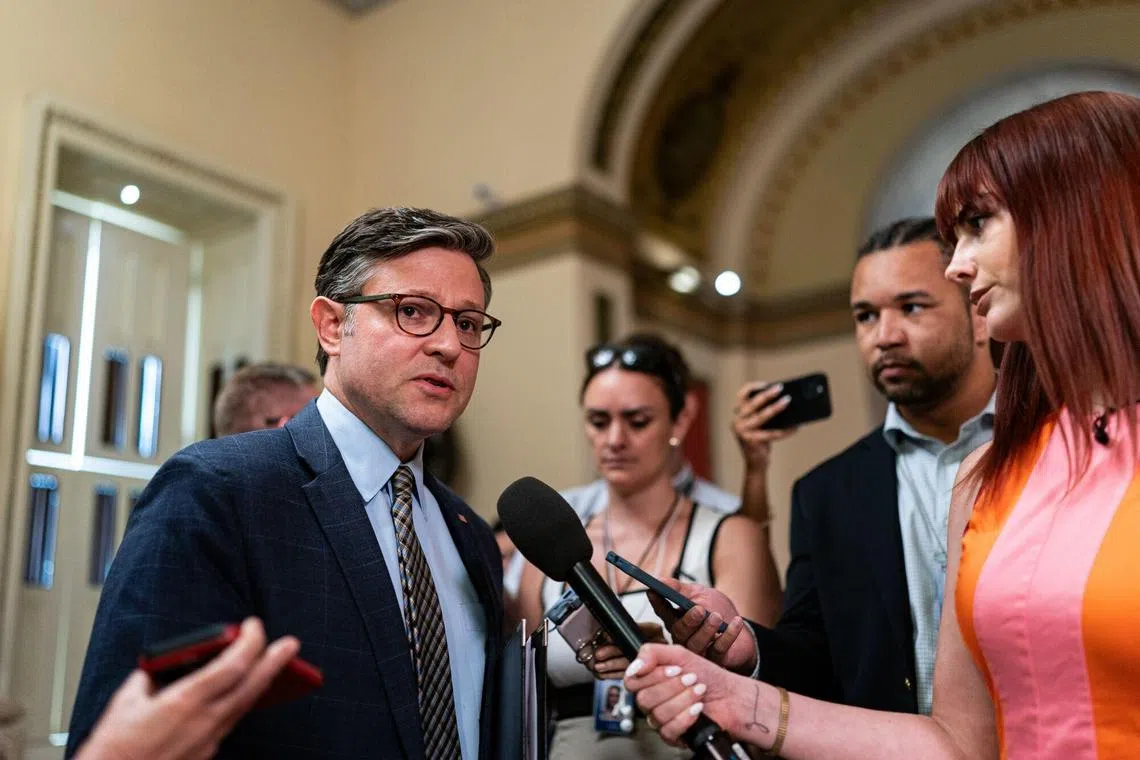 共和党籍的众议院议长约翰逊说，他的目标是在7月4日前通过最终版本的税收及支出法案。（彭博社）