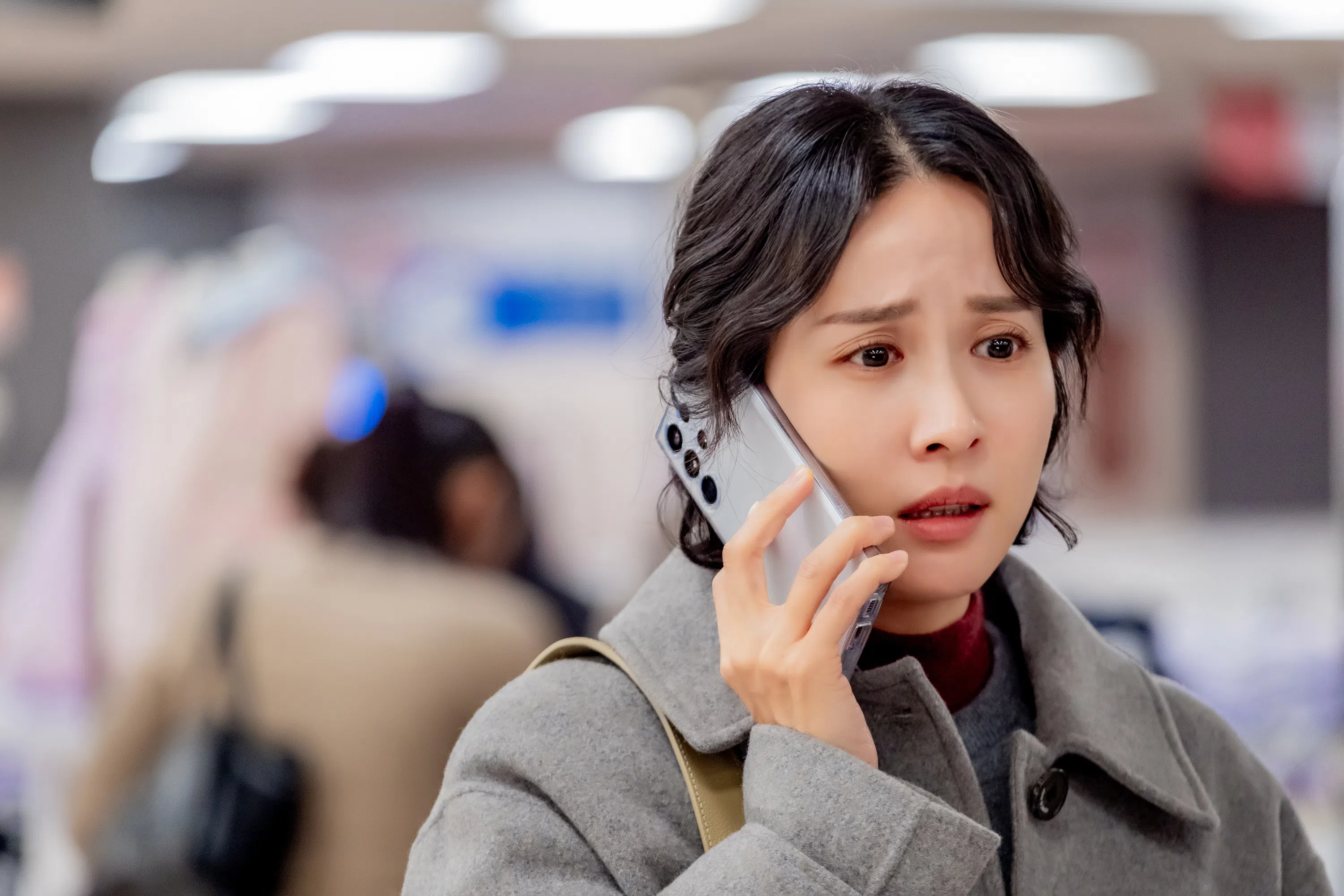 曹汝贞在《圣诞老公公来访》诠释努力赚生活费的单亲妈妈。（邵氏机构提供）