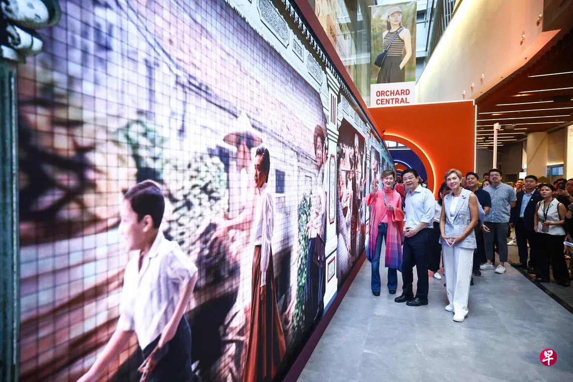 新心相系”SG60展览开幕 黄总理：SG60是反思时刻| 联合早报