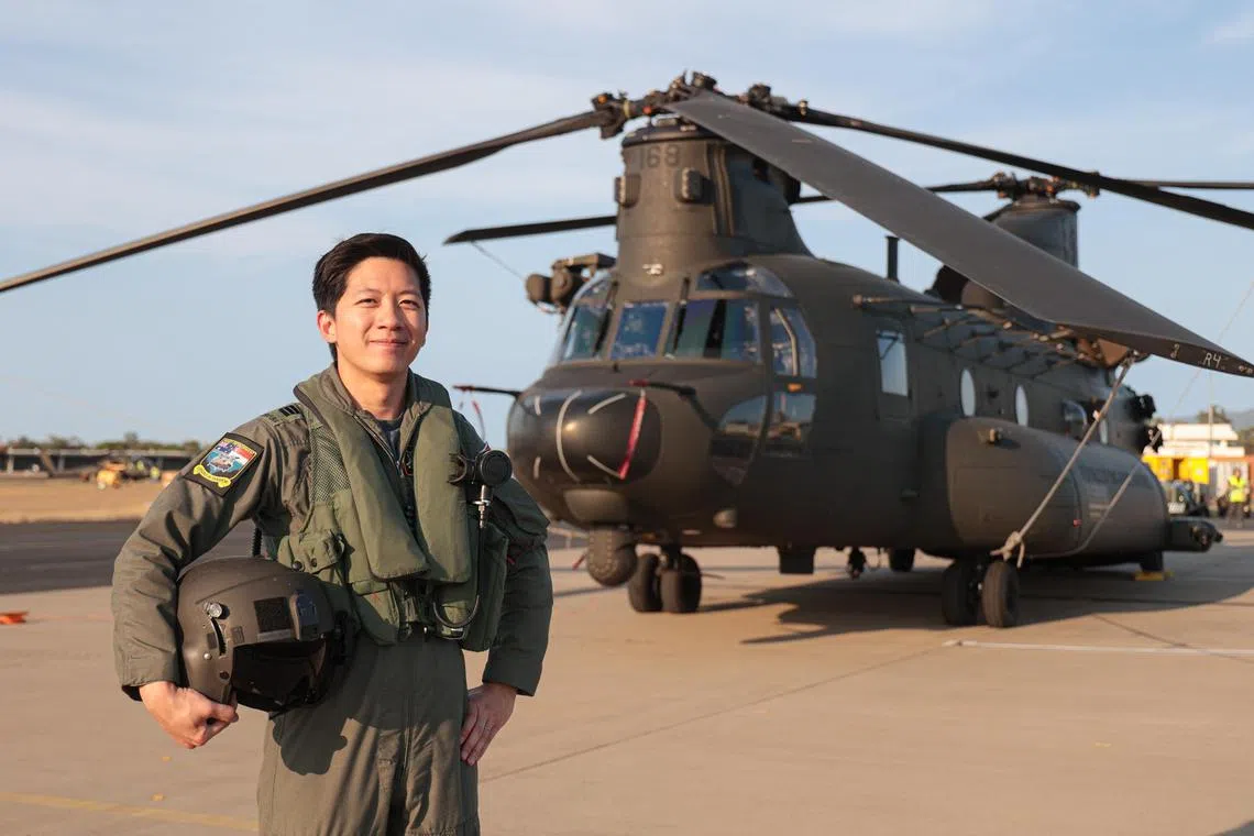 CH-47F契努克重型直升机飞行员苏伟栋上尉，第二次参与三叉戟演习。（李冠卫摄）