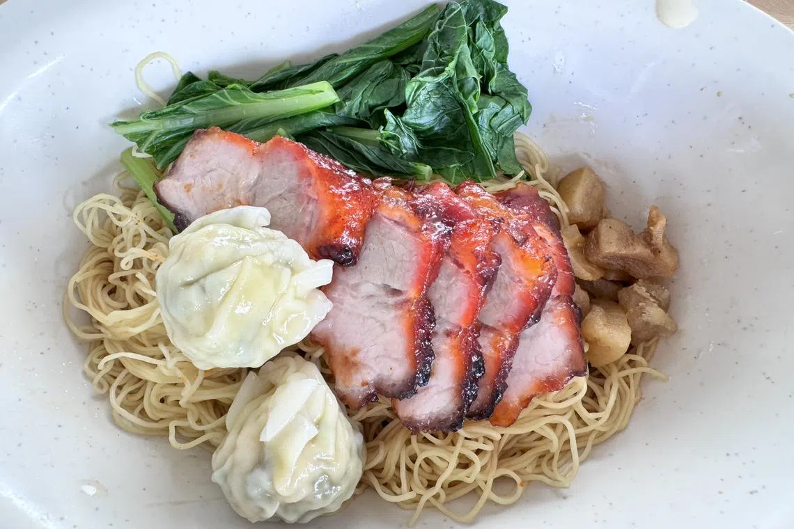 加上猪油渣的叉烧云吞面，每一口都朴实美味。（林安娜摄）