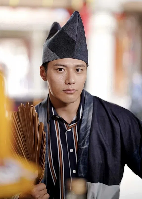 张睿家在剧中被济公选中当乩童。（互联网）