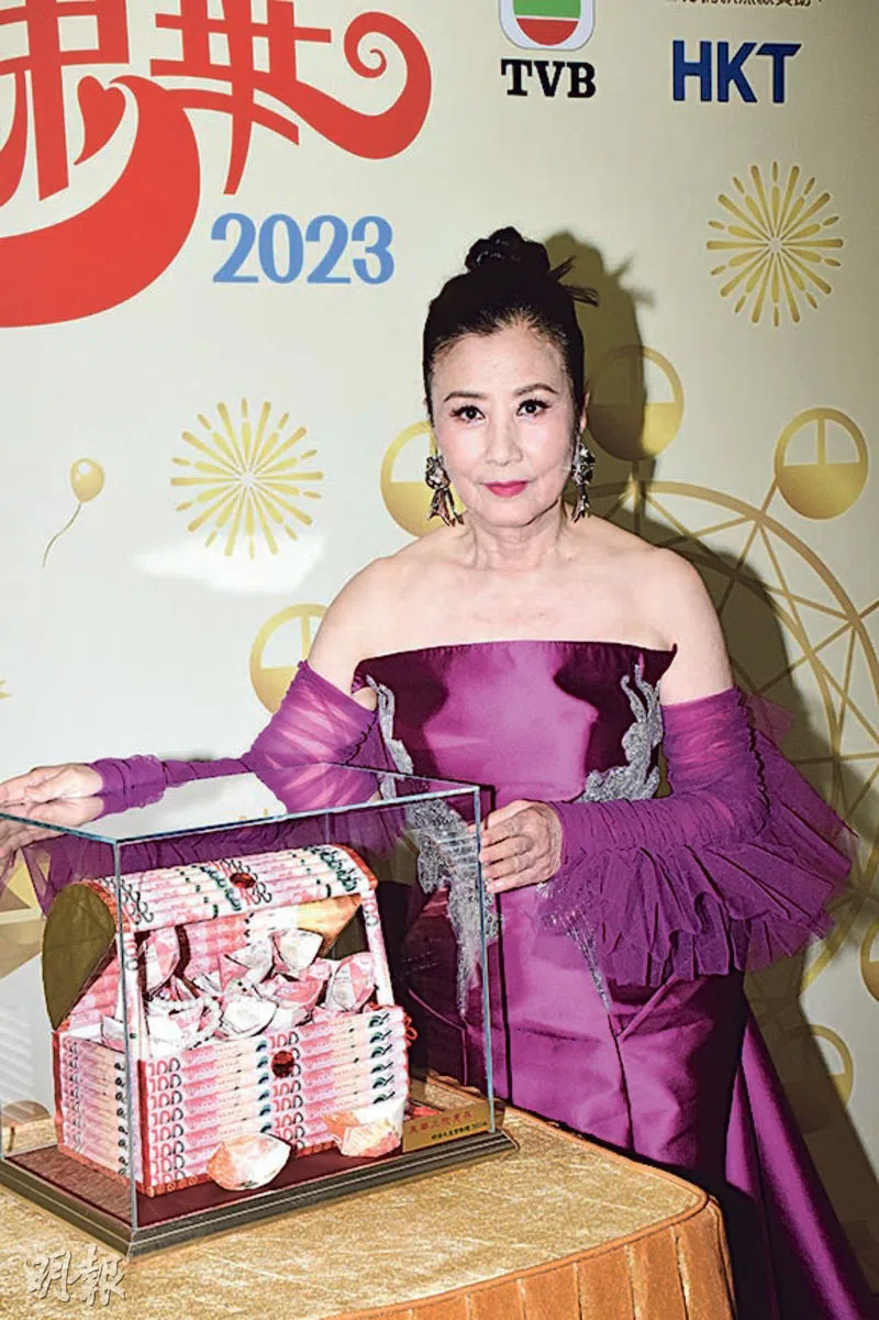 汪明荃为《东华》担任司仪近30年。（互联网）