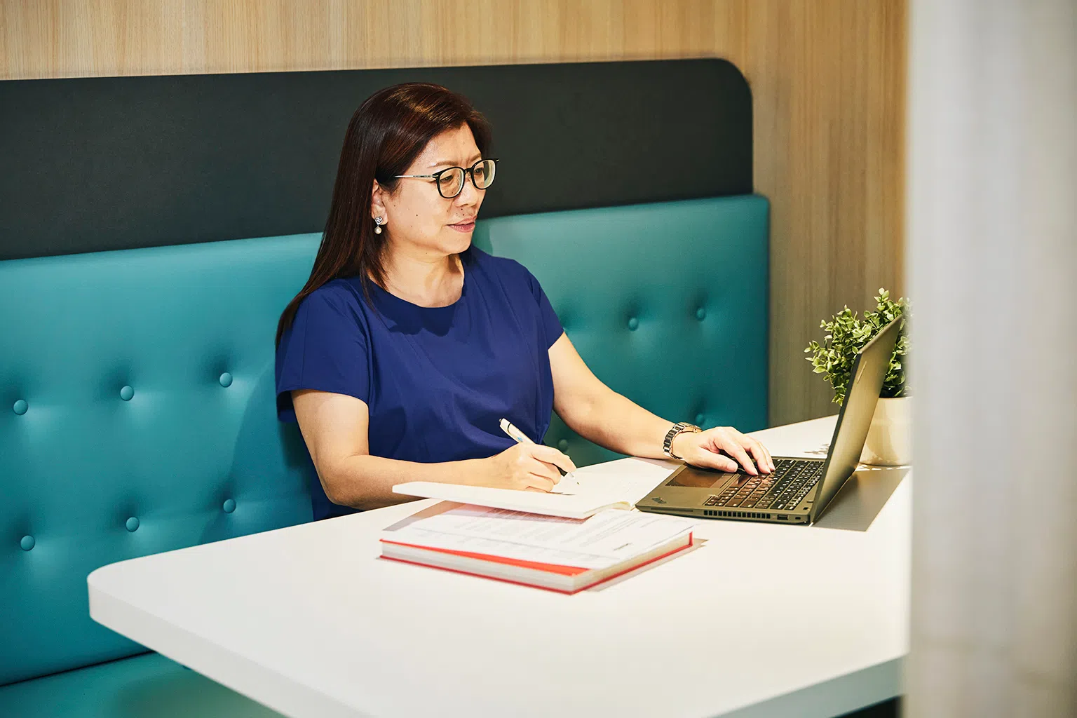 吴欣莉持续关注雇佣相关法律和三方指导原则，确保每起纠纷都能得到公平解决，并且符合雇佣权利和义务。（新报业媒体）