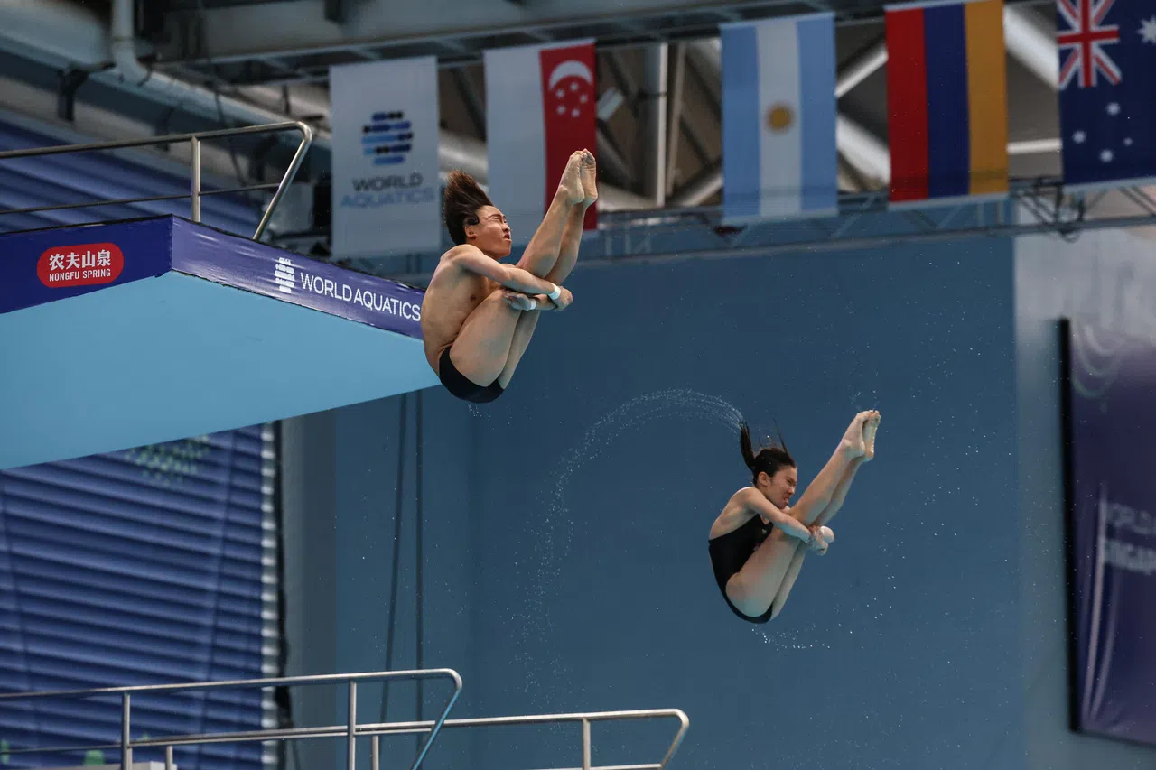 李承恩（左）和关嘉恩出战10米跳台。（关俊威摄）