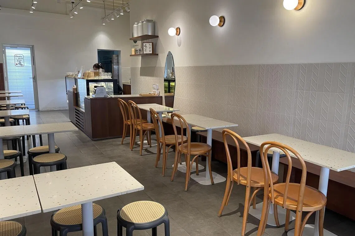 雪糕店“日日茶”自带文青风，专营多种口味的雪糕、格子松饼与饮料。（黄靖晶摄）