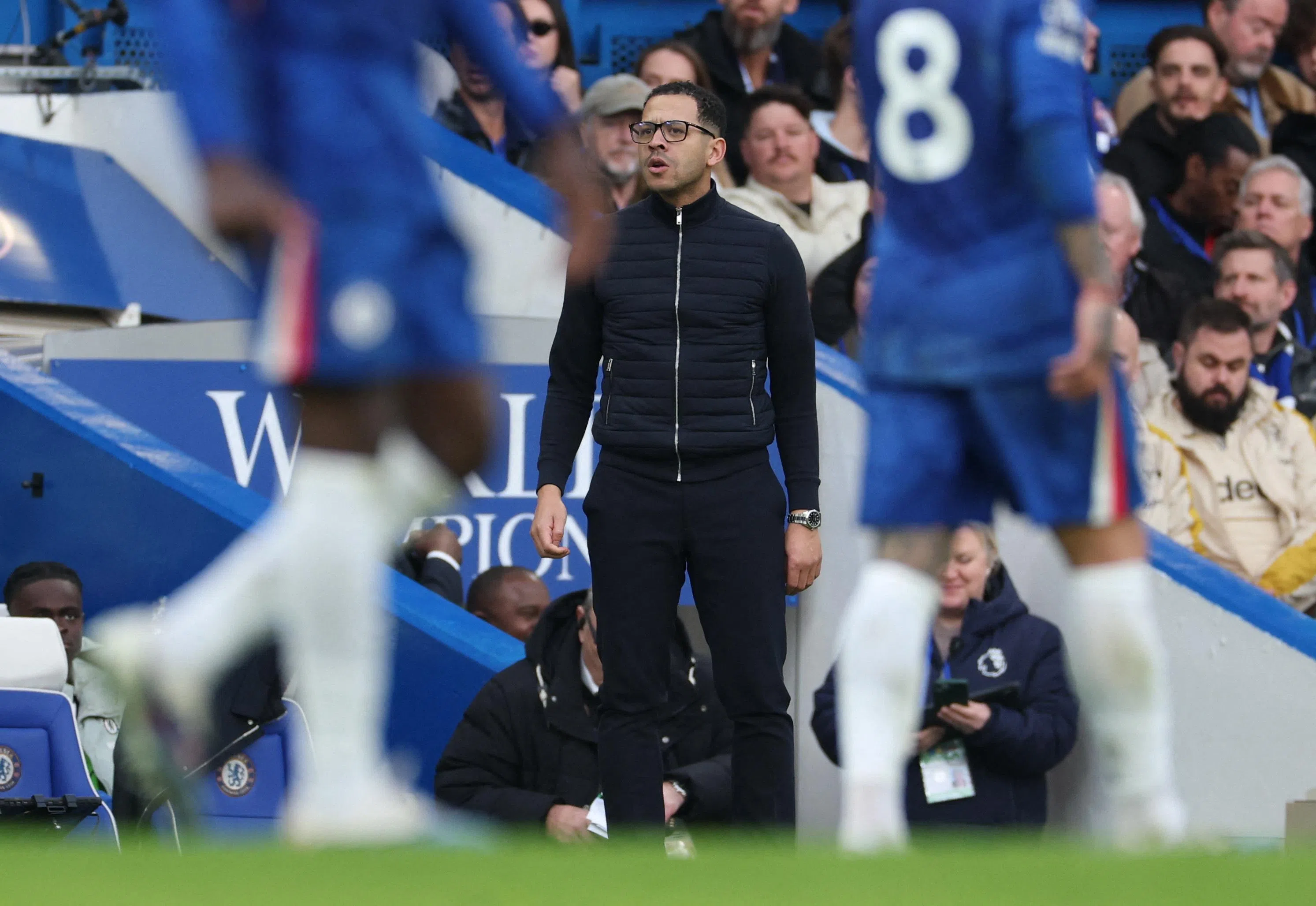 热刺新帅罗塞尼尔（中）上任后，曾在英足总杯战胜英冠对手查尔顿，取得开门红，但随后在英联赛杯半决赛首回合不敌阿申纳，此役则在个人英超首秀赢得胜利。（路透社）