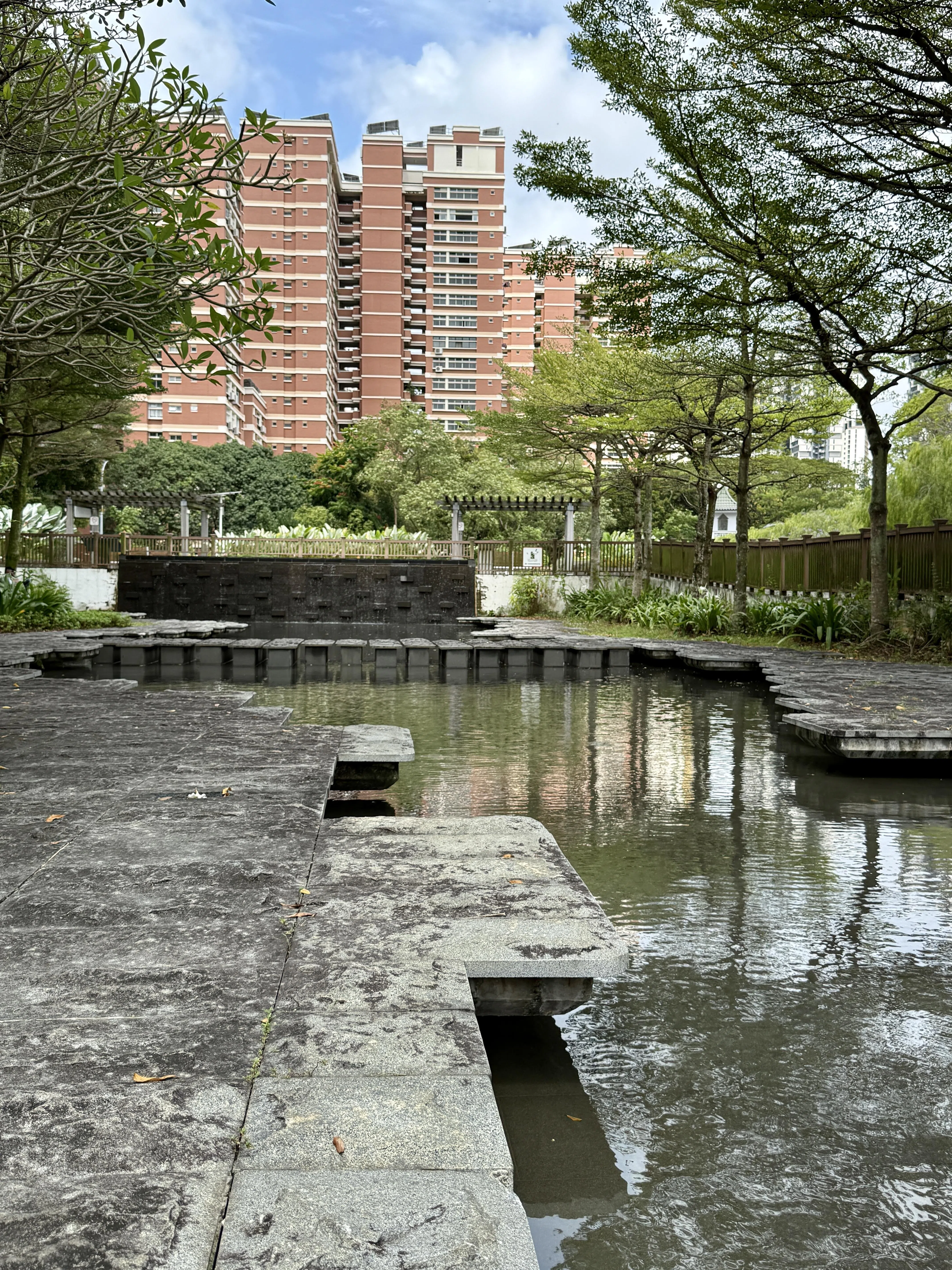 亚历山大水道的水景设计别具巧思，不同路段风景各异。（陈映蓁摄）