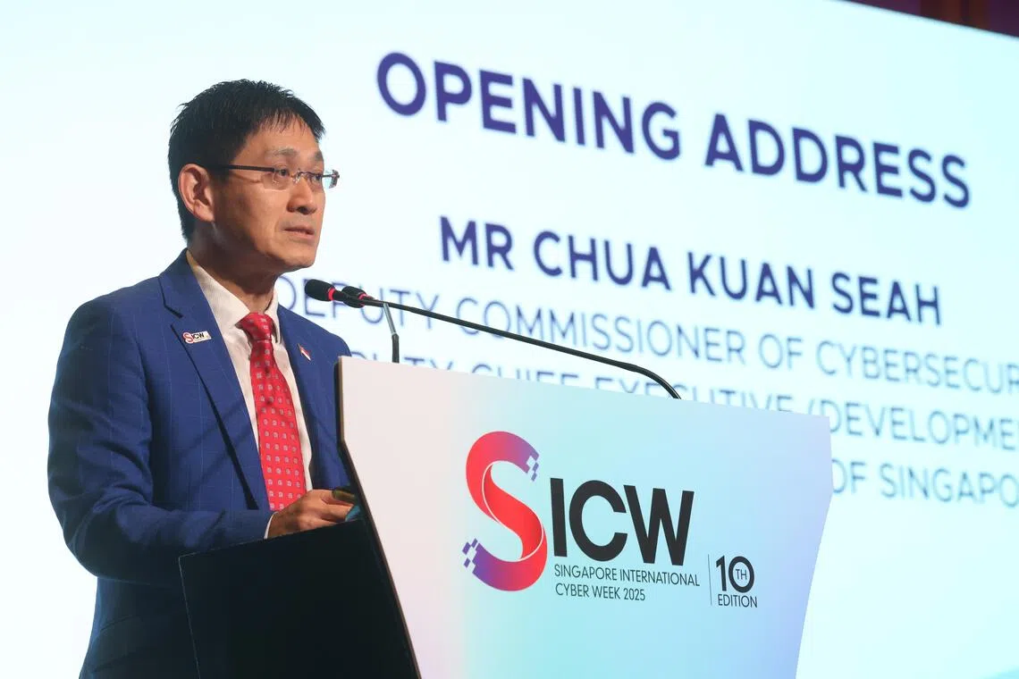 网安局副局长（发展）蔡光城说，消费者在评估设备安全性时面临困难，制造商则须适应多个市场的合规要求。（邝启聪摄）