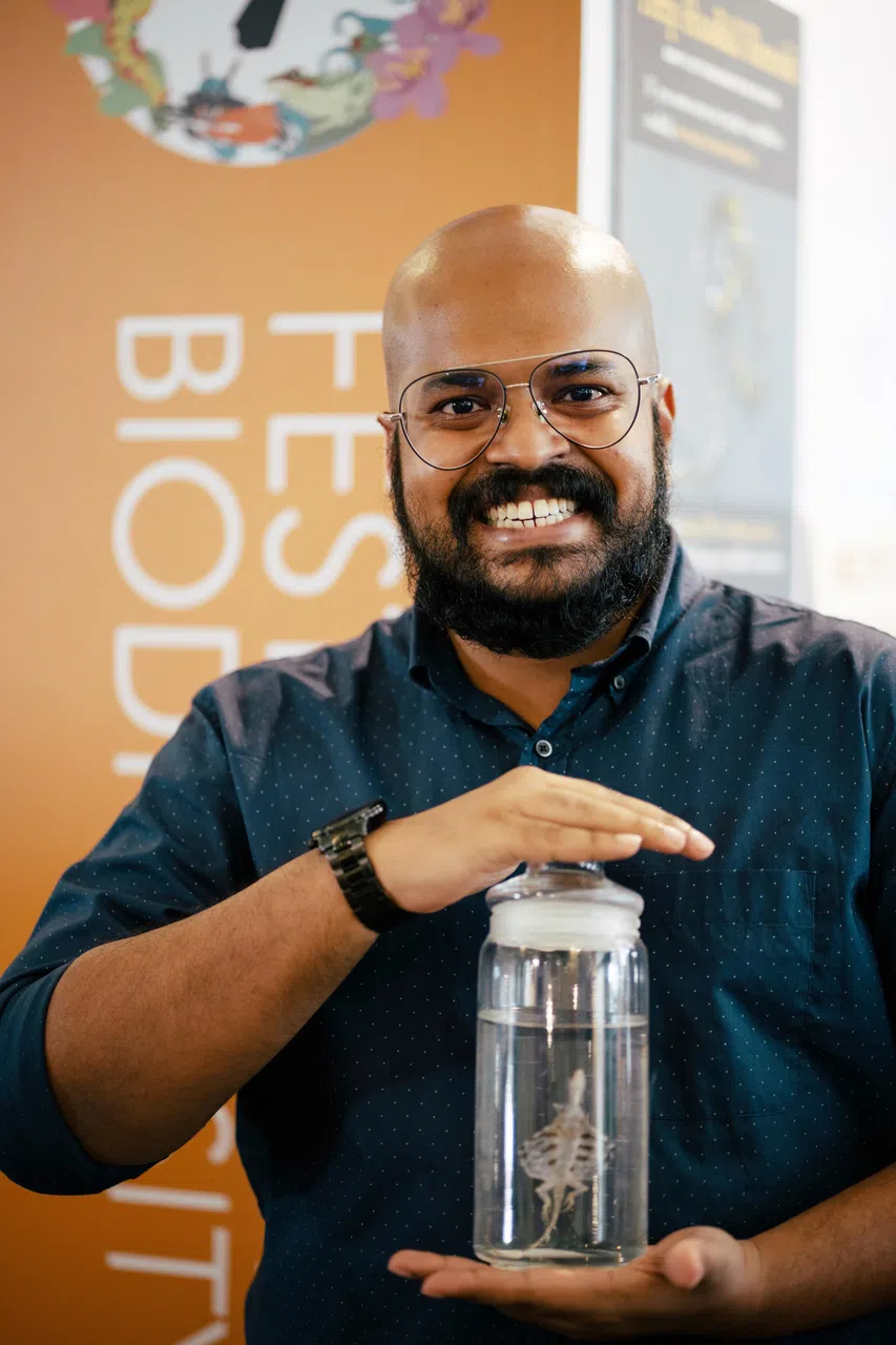 新加坡爬虫协会主席拉贾（Kannan Raja）受访时说，尽管蛇常在媒体上以负面形象出现，却是生态系统中的重要一环。（受访者提供）