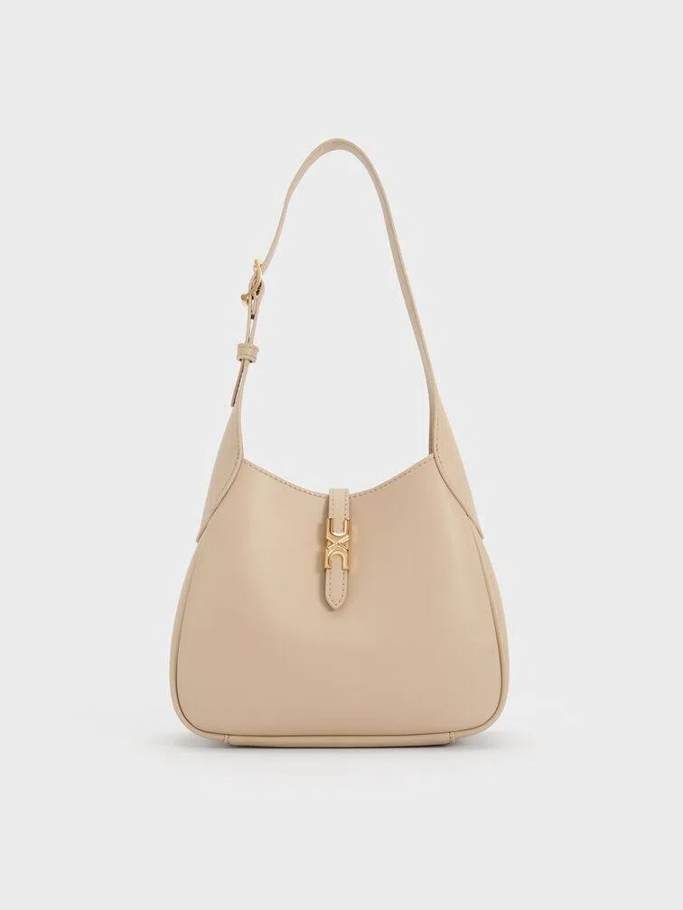 Charles & Keith Mini Adalyn Hobo Bag（Charles & Keith提供）