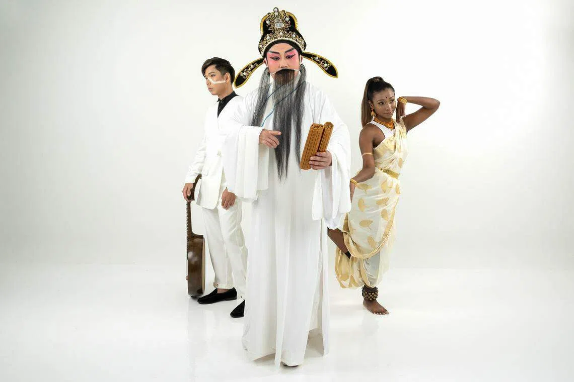 《今后》舞台剧融合华乐、婆罗多舞和粤剧，在一个想象维度中展开。（新加坡华族文化中心提供）